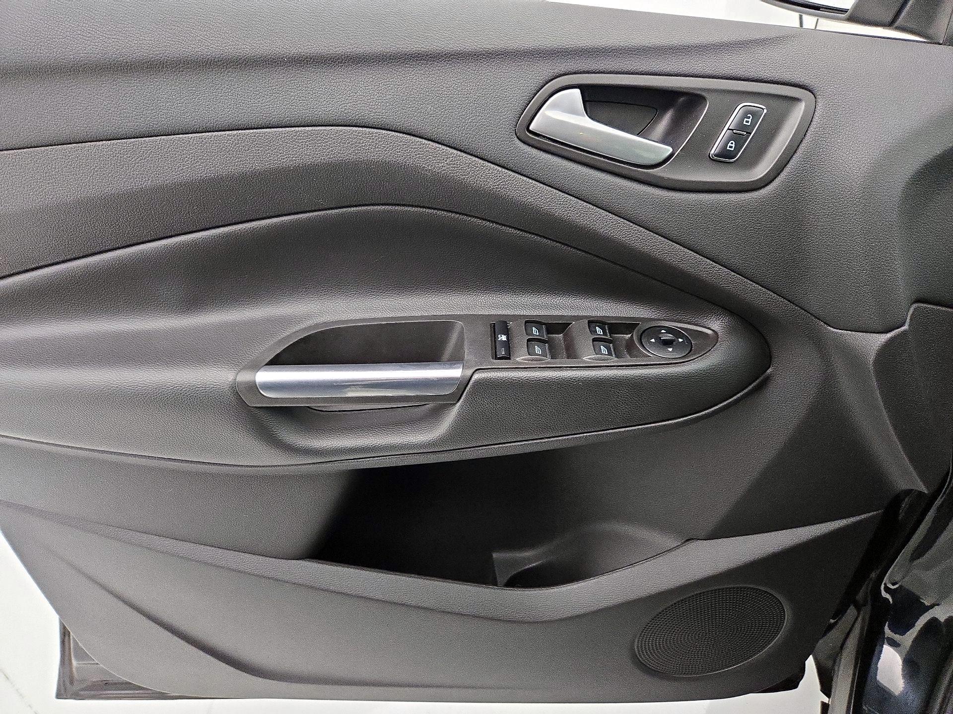 Thumbnail: 2016 Ford Escape - 12