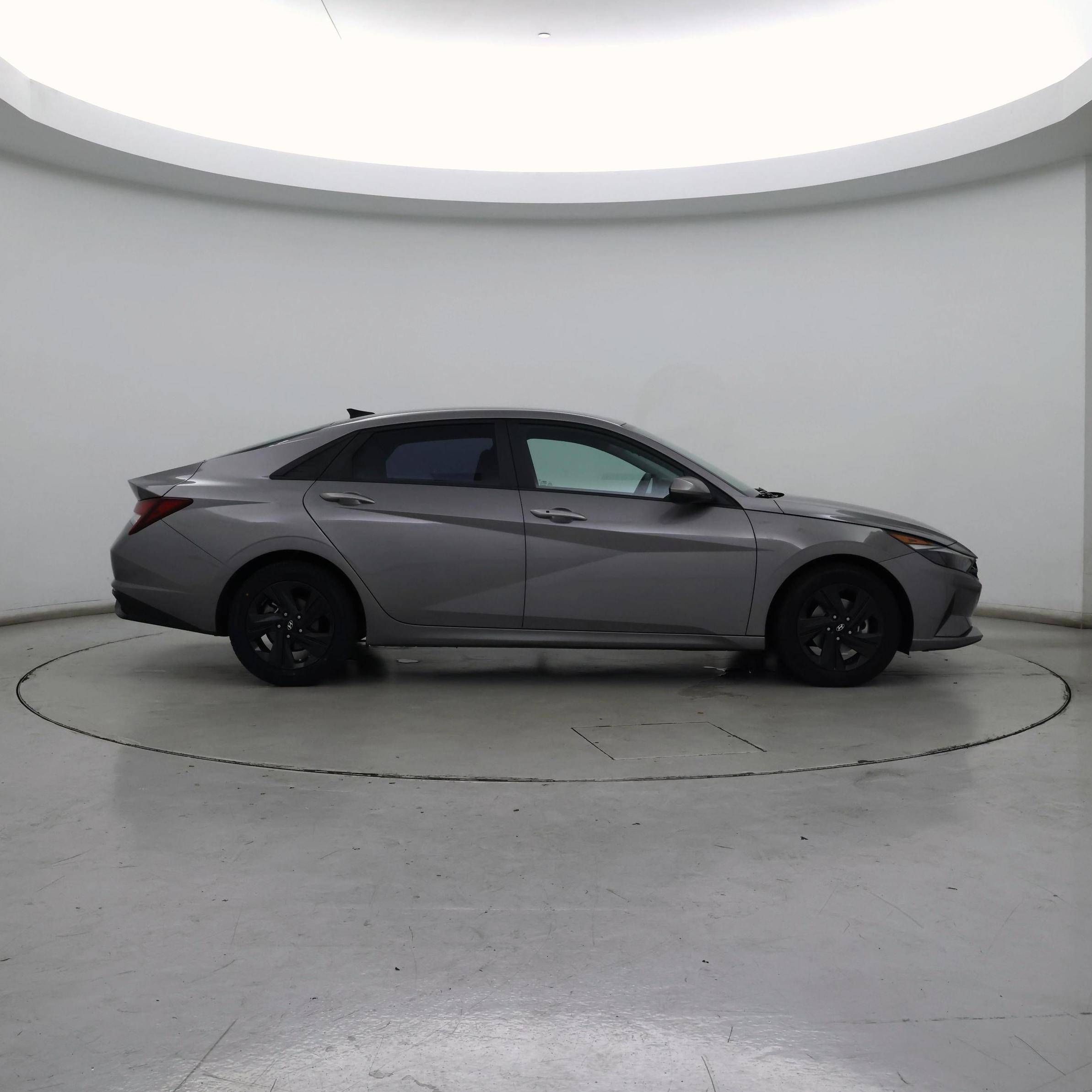 Thumbnail: 2022 Hyundai Elantra - 7