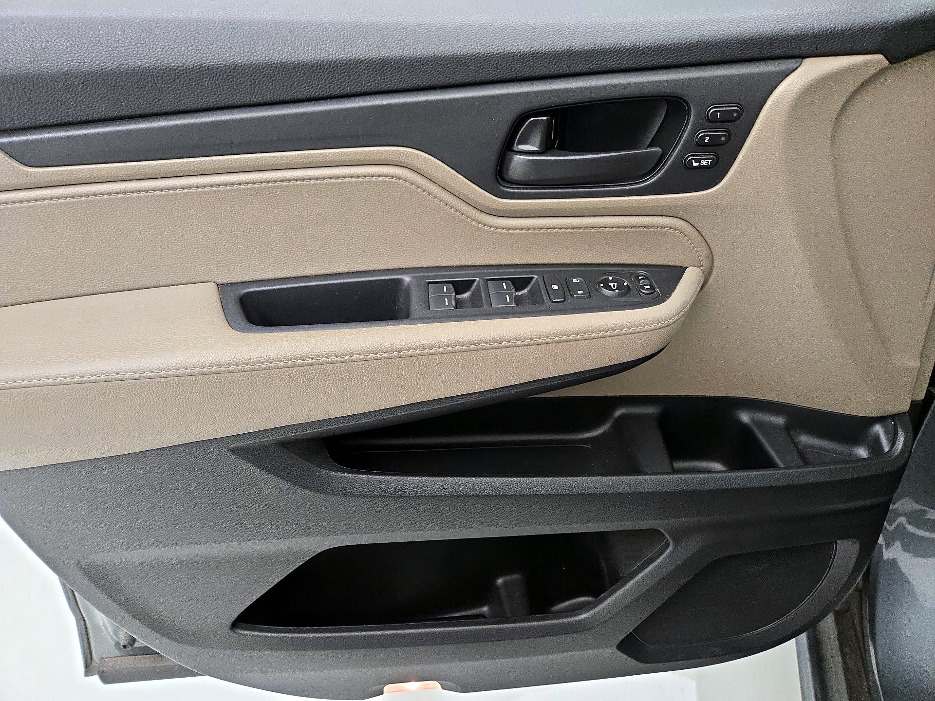 Thumbnail: 2019 Honda Odyssey - 12