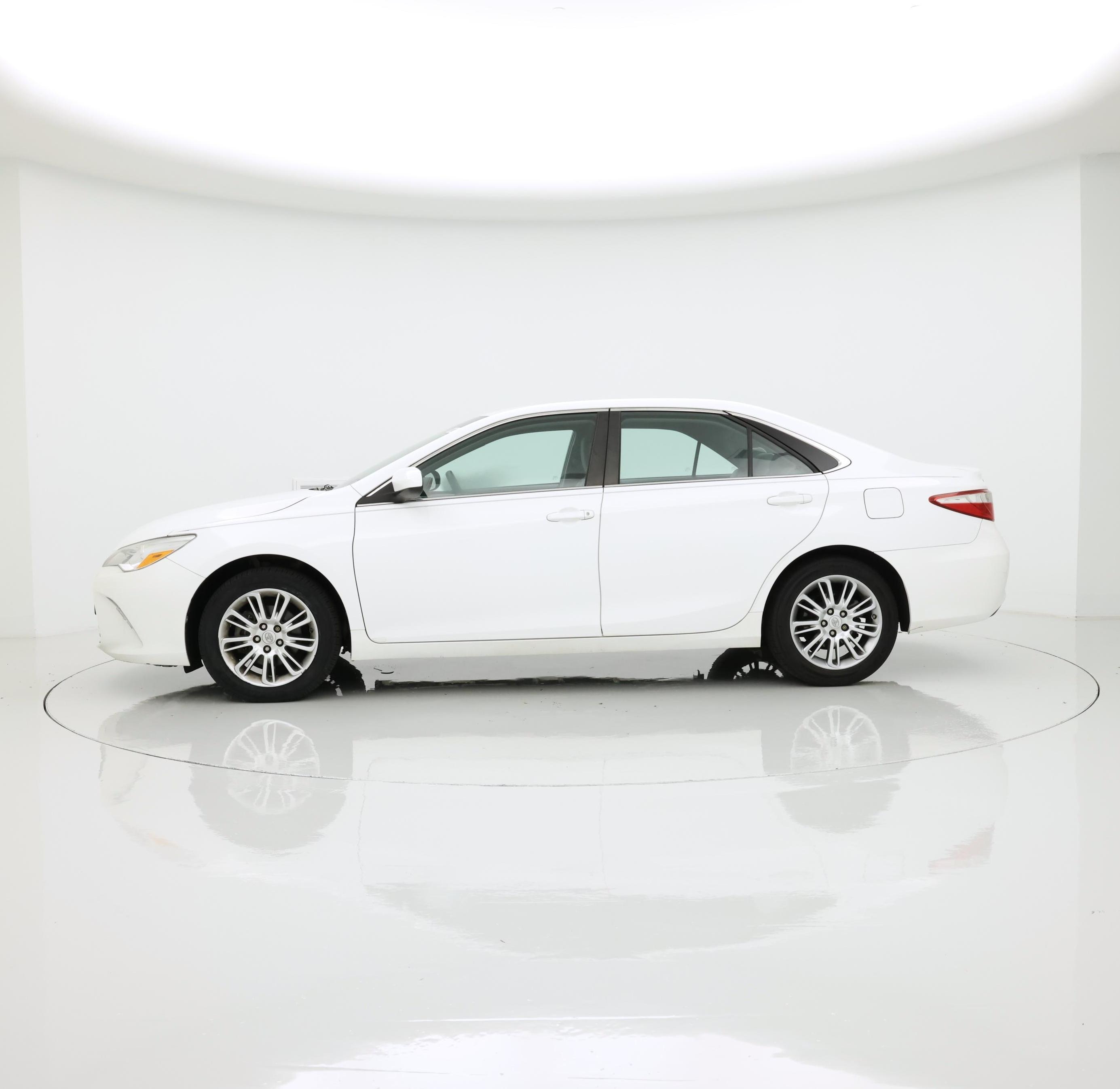 Thumbnail: 2015 Toyota Camry - 3