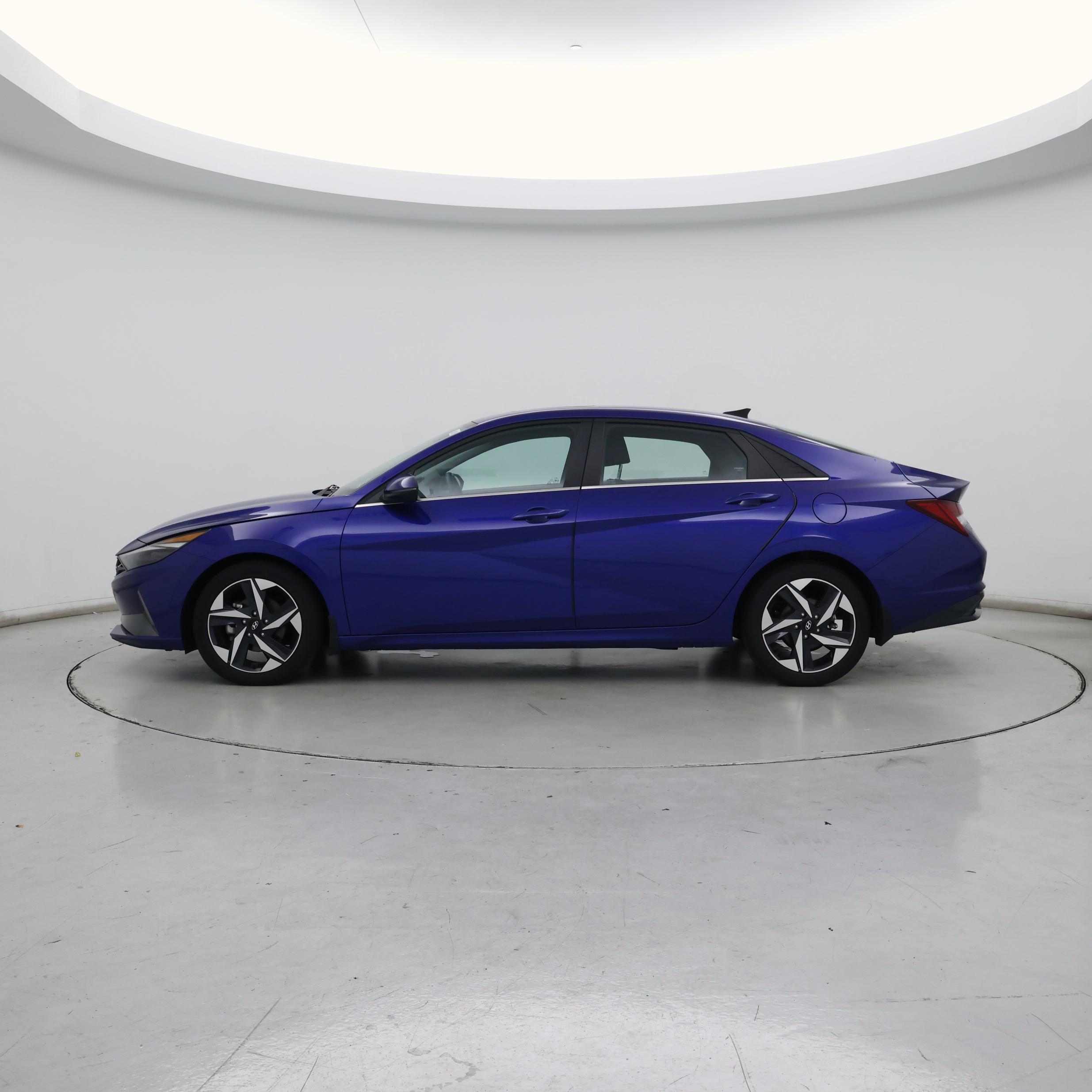 Thumbnail: 2023 Hyundai Elantra - 3