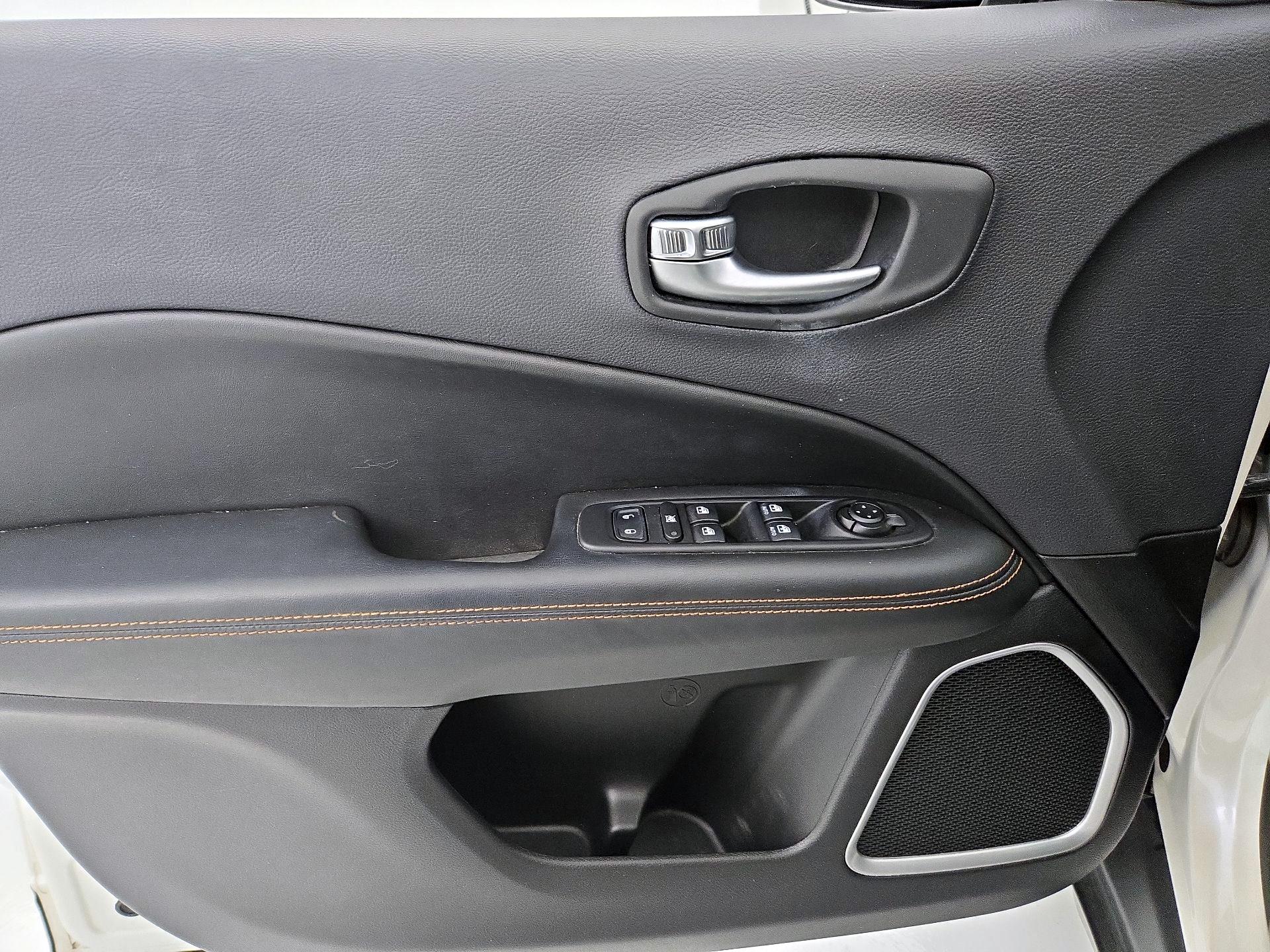 Thumbnail: 2017 Jeep Compass - 12