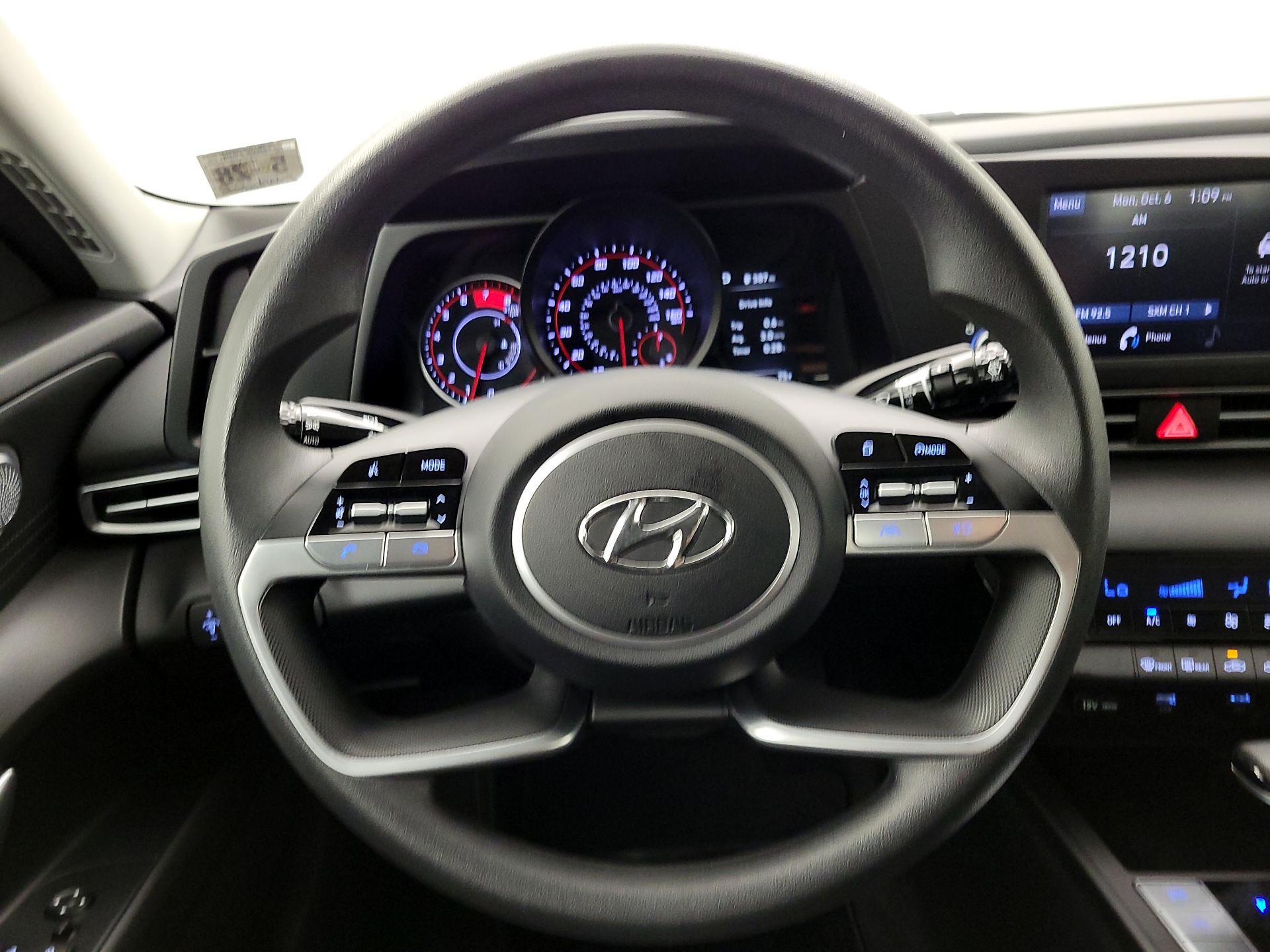 Thumbnail: 2023 Hyundai Elantra - 10