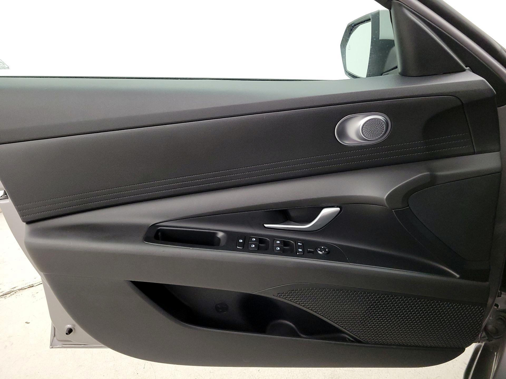 Thumbnail: 2023 Hyundai Elantra - 12