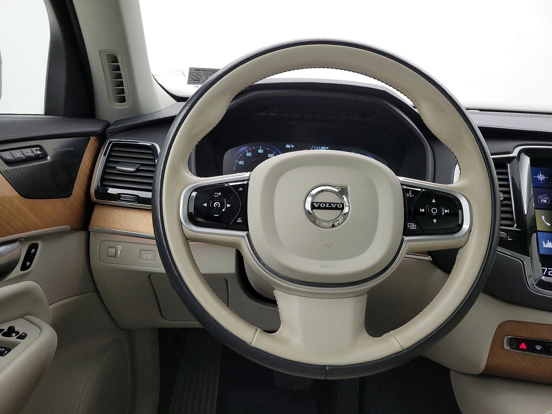 Thumbnail: 2020 Volvo XC90 - 10