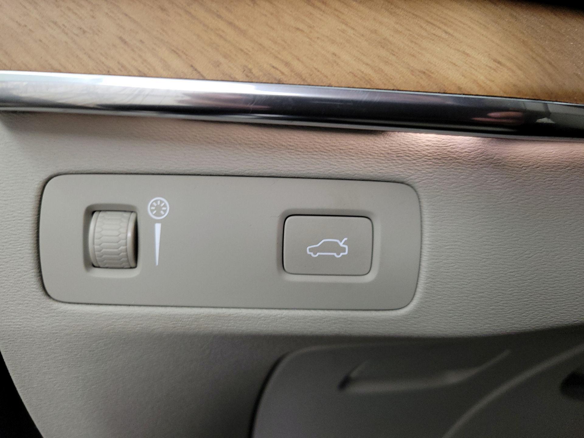 Thumbnail: 2020 Volvo XC90 - 13