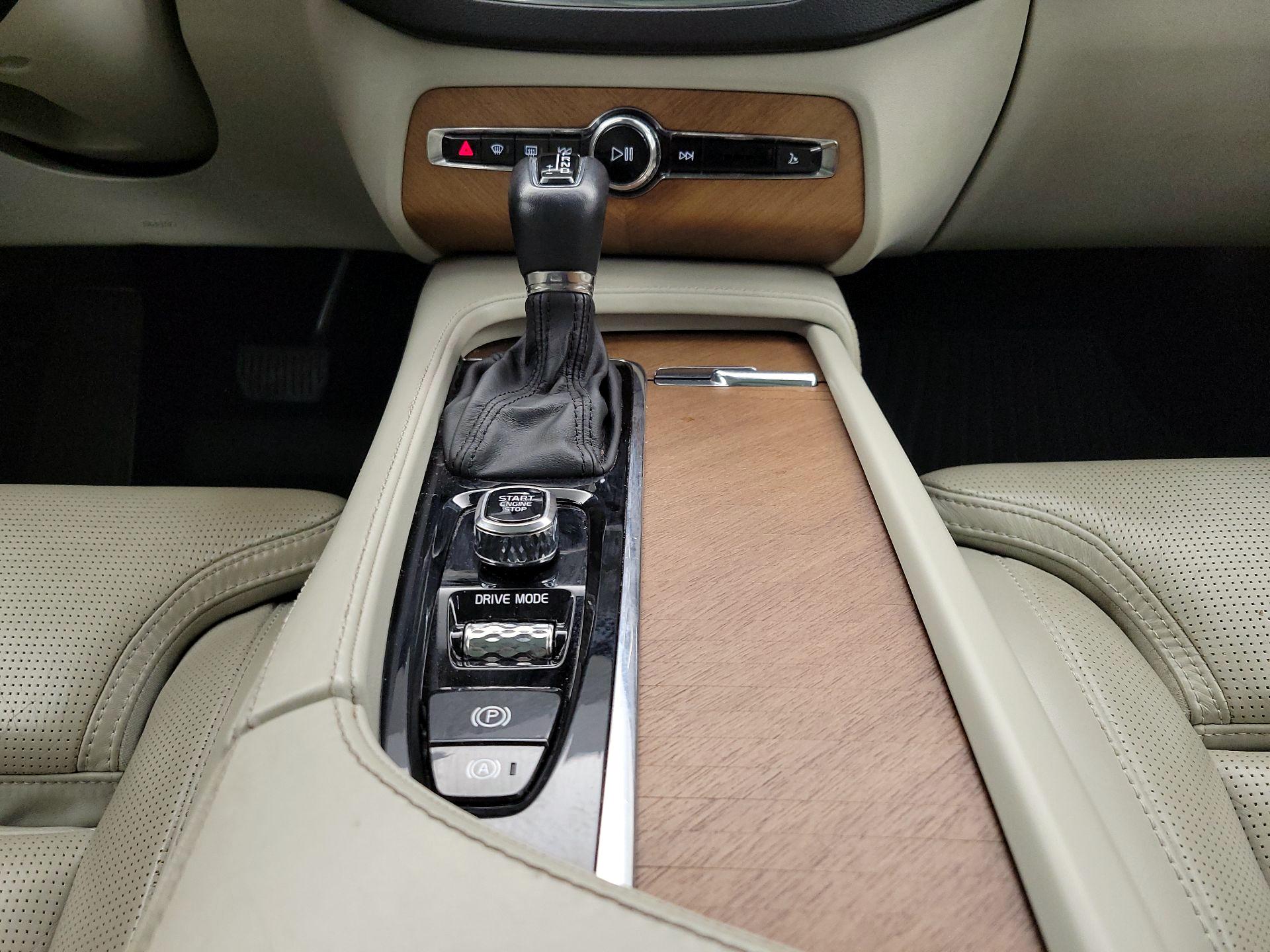 Thumbnail: 2020 Volvo XC90 - 18