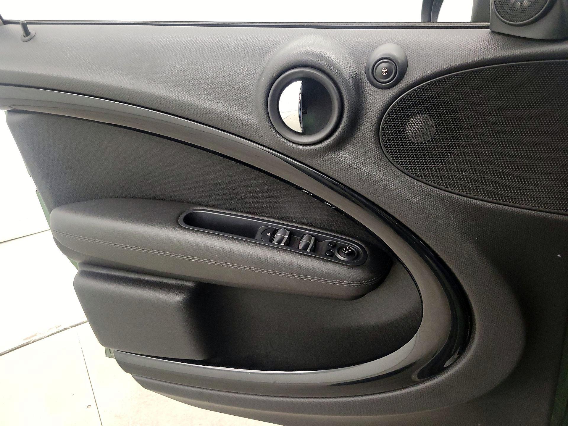 Thumbnail: 2015 MINI Cooper Countryman - 12