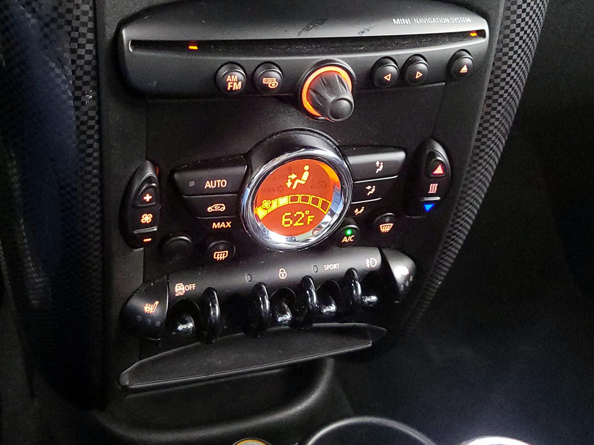 Thumbnail: 2015 MINI Cooper Countryman - 15