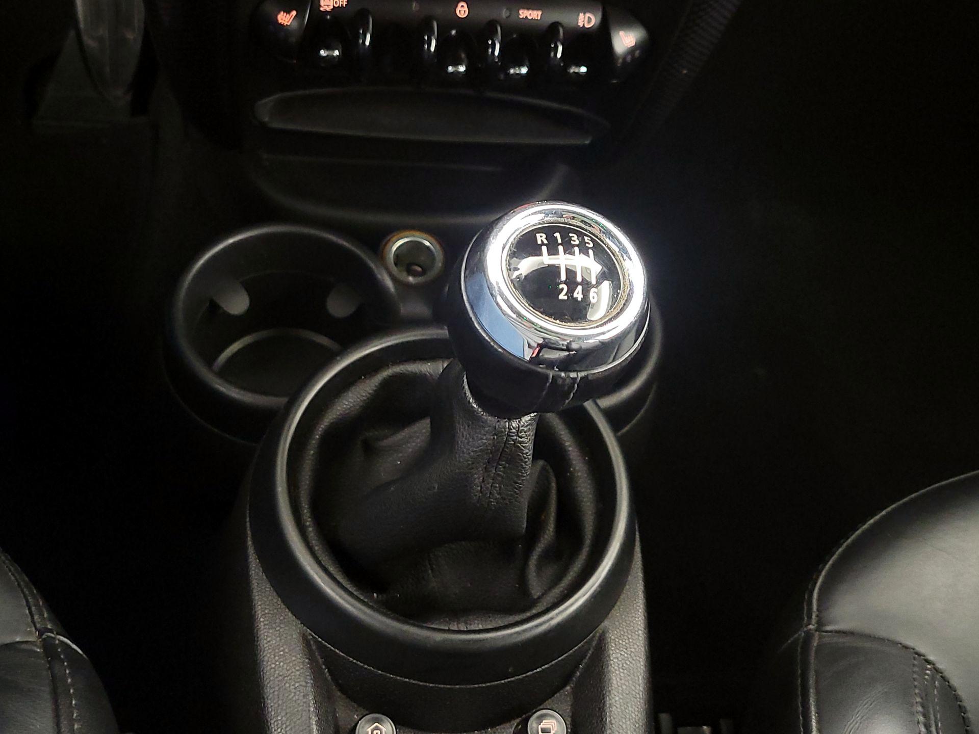 Thumbnail: 2015 MINI Cooper Countryman - 16