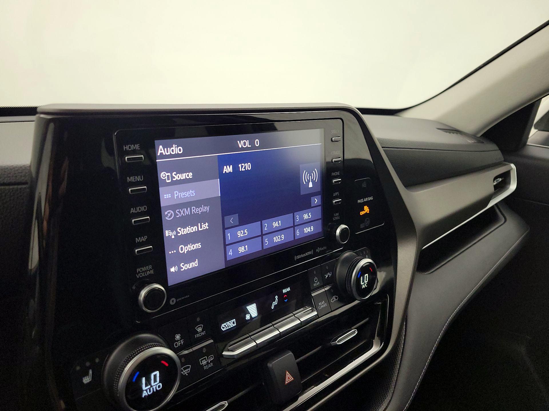 Thumbnail: 2020 Toyota Highlander - 15