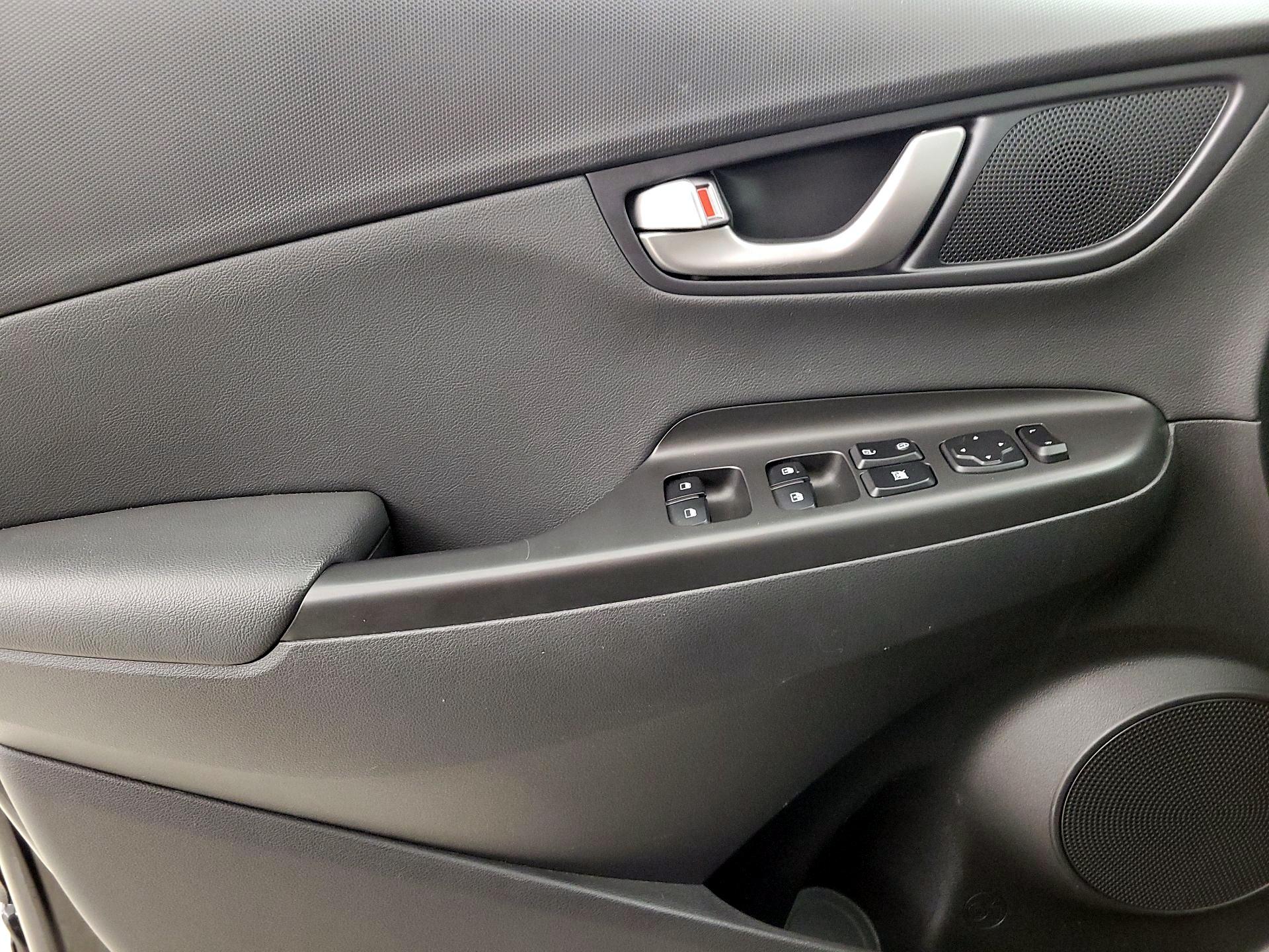 Thumbnail: 2020 Hyundai Kona - 12