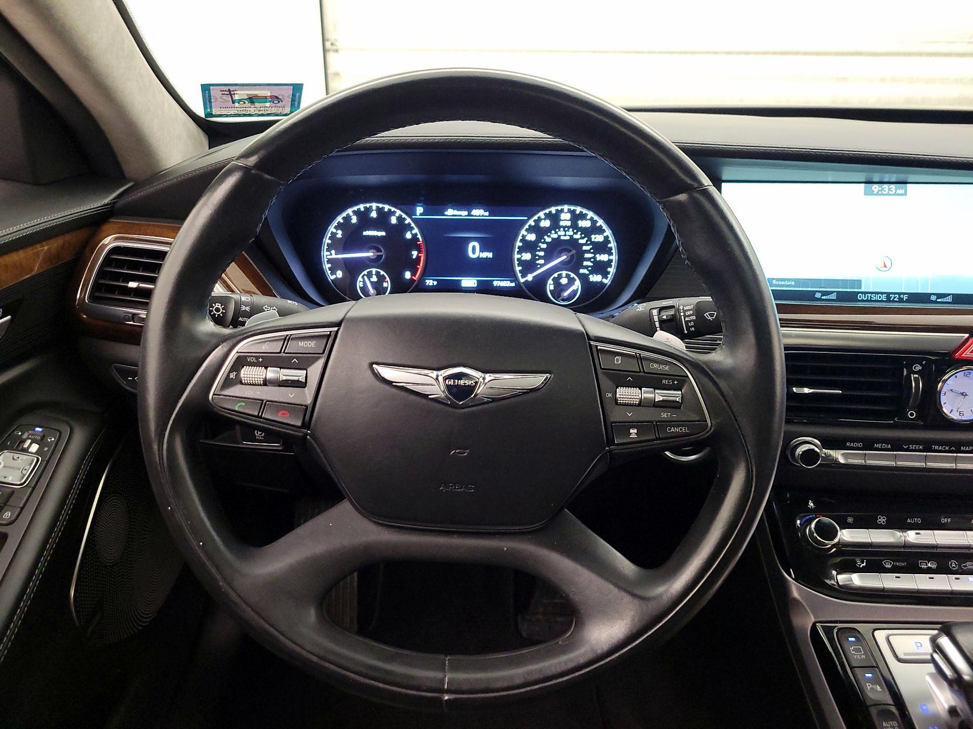 Thumbnail: 2017 Genesis G90 - 10