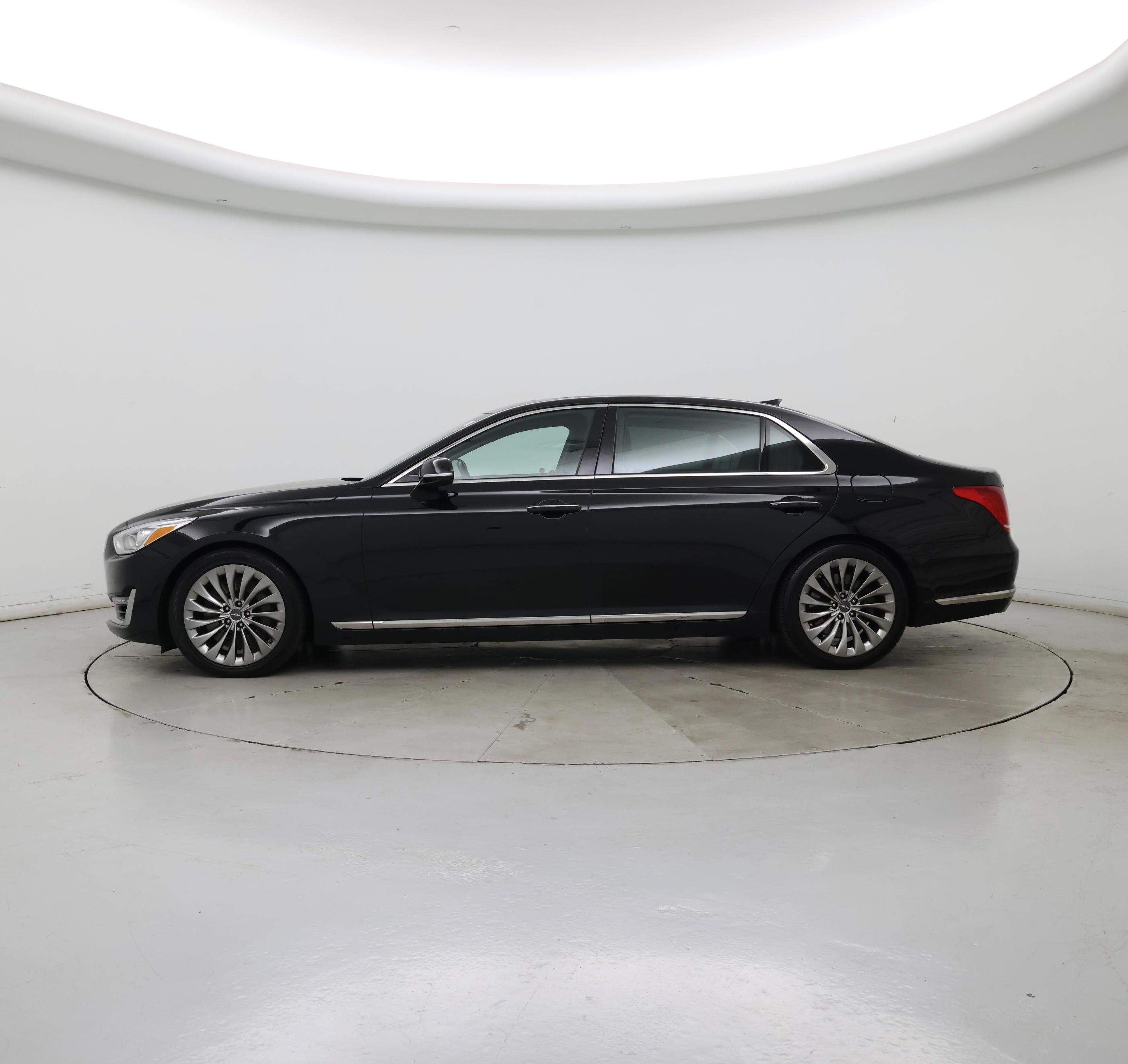 Thumbnail: 2017 Genesis G90 - 3