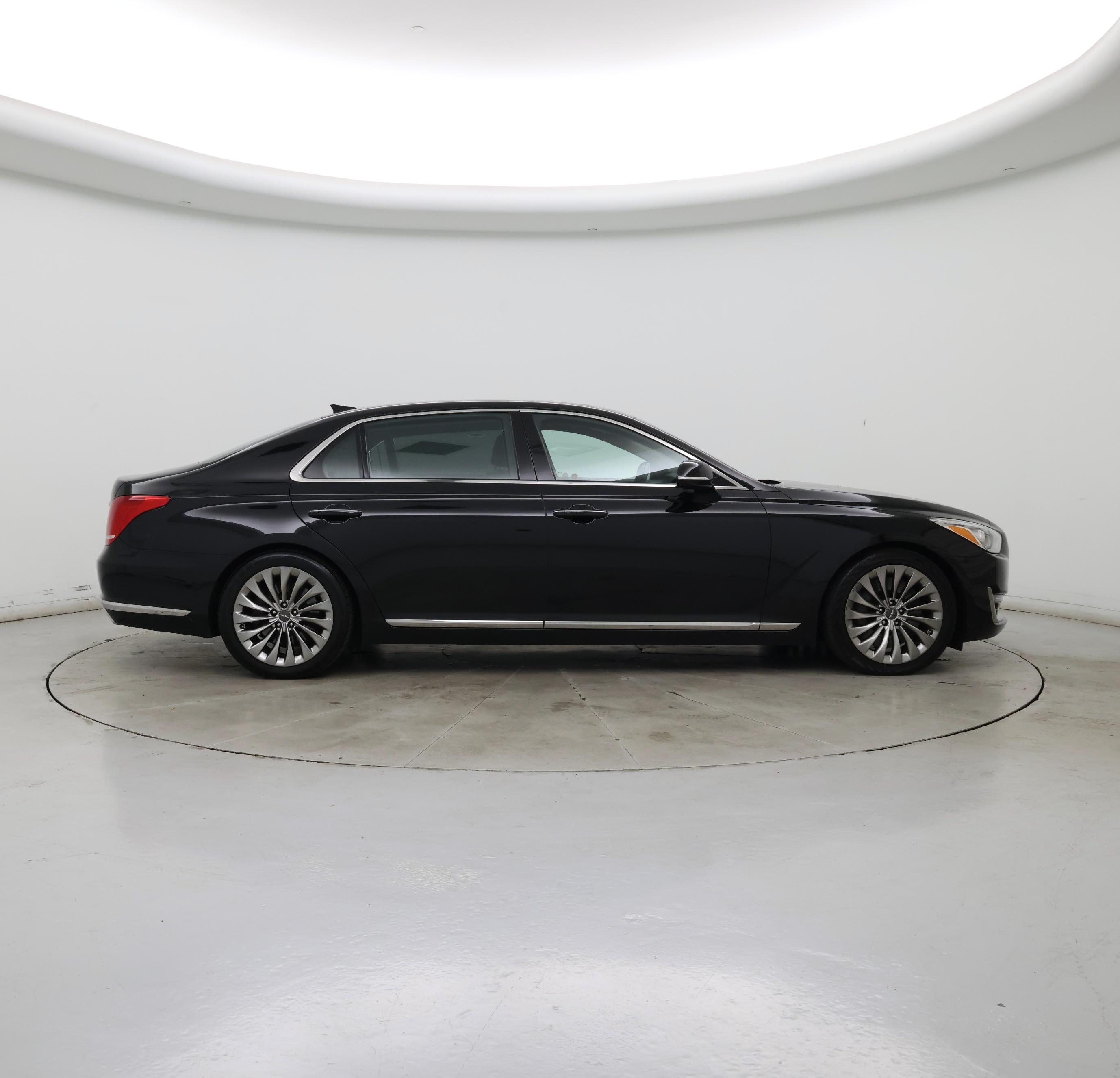 Thumbnail: 2017 Genesis G90 - 7