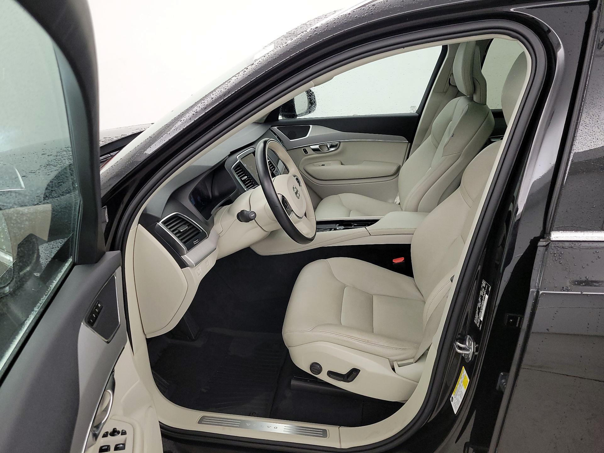 Thumbnail: 2022 Volvo XC90 - 11