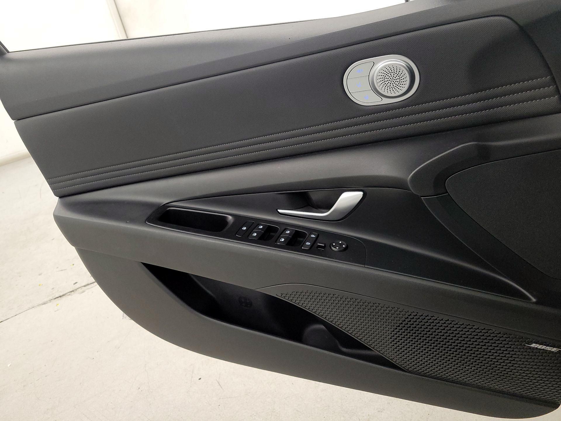 Thumbnail: 2021 Hyundai Elantra - 12