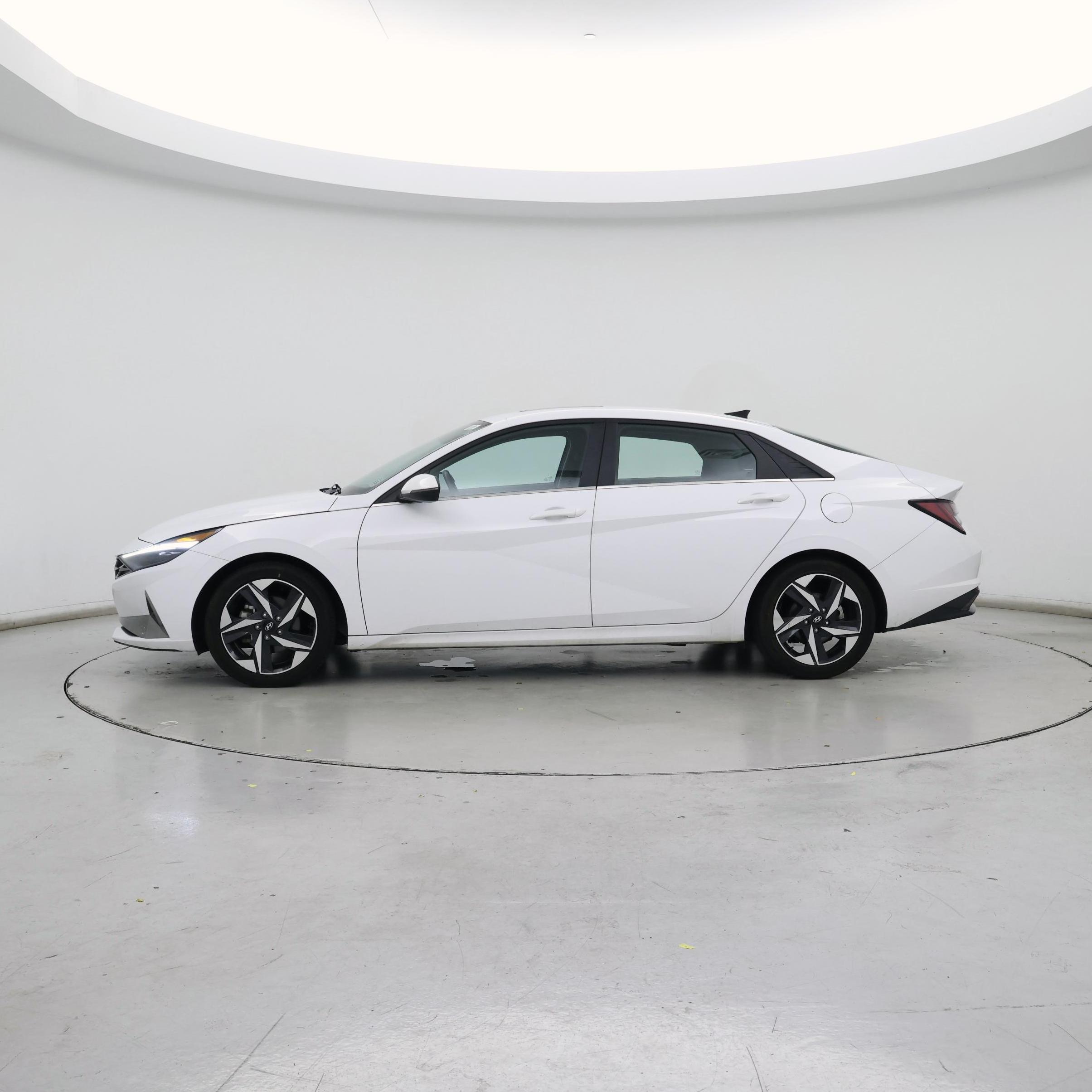 Thumbnail: 2021 Hyundai Elantra - 3