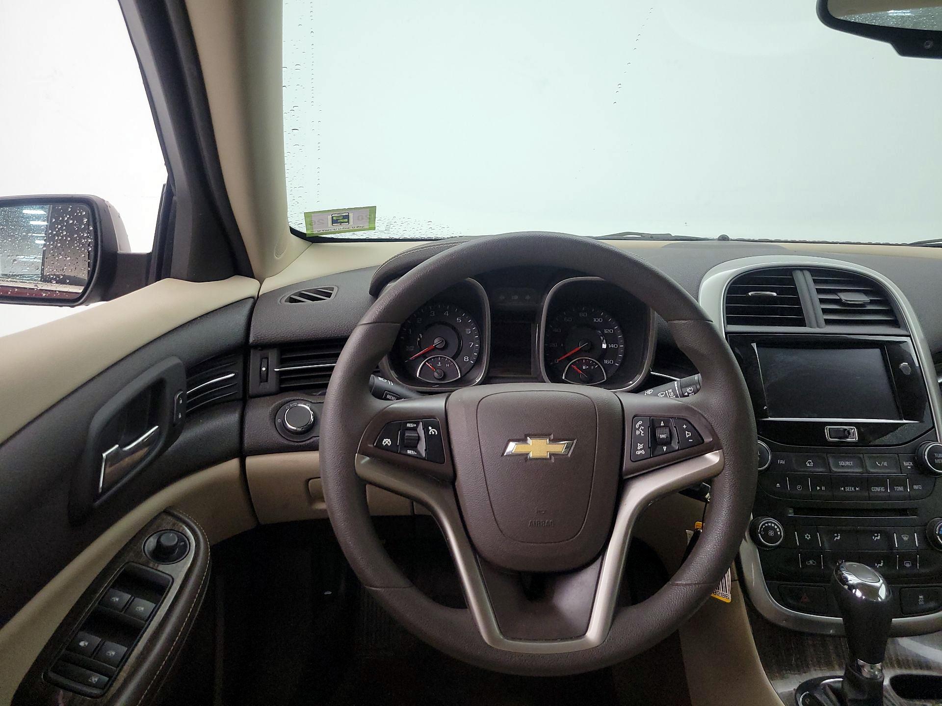 Thumbnail: 2015 Chevrolet Malibu - 10
