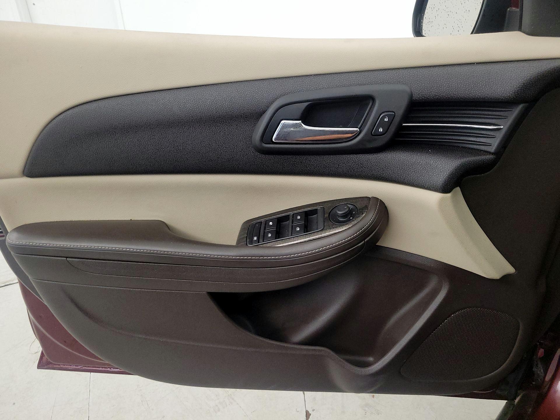 Thumbnail: 2015 Chevrolet Malibu - 12