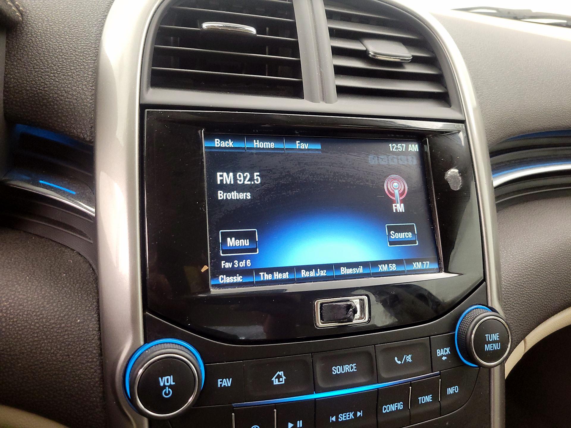 Thumbnail: 2015 Chevrolet Malibu - 14