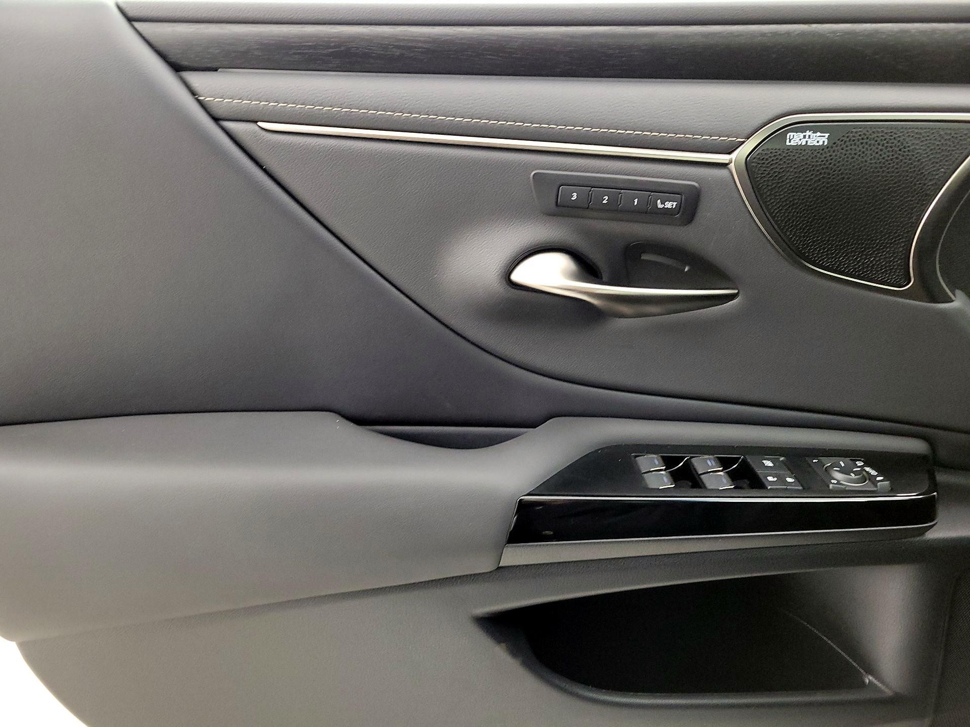 Thumbnail: 2023 Lexus ES - 12