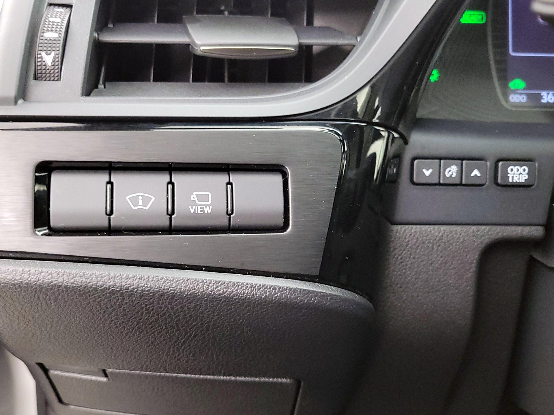 Thumbnail: 2023 Lexus ES - 13