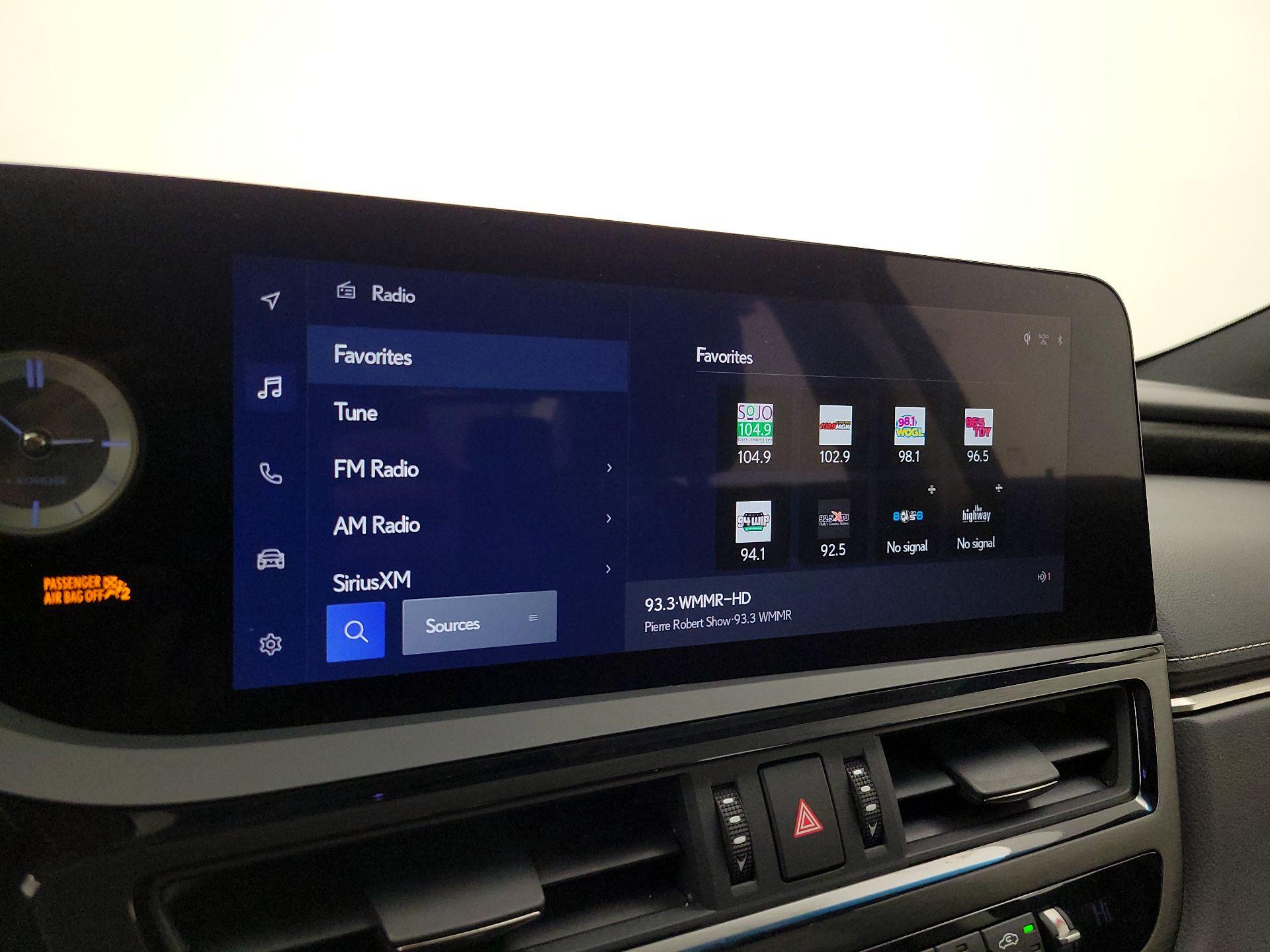 Thumbnail: 2023 Lexus ES - 15