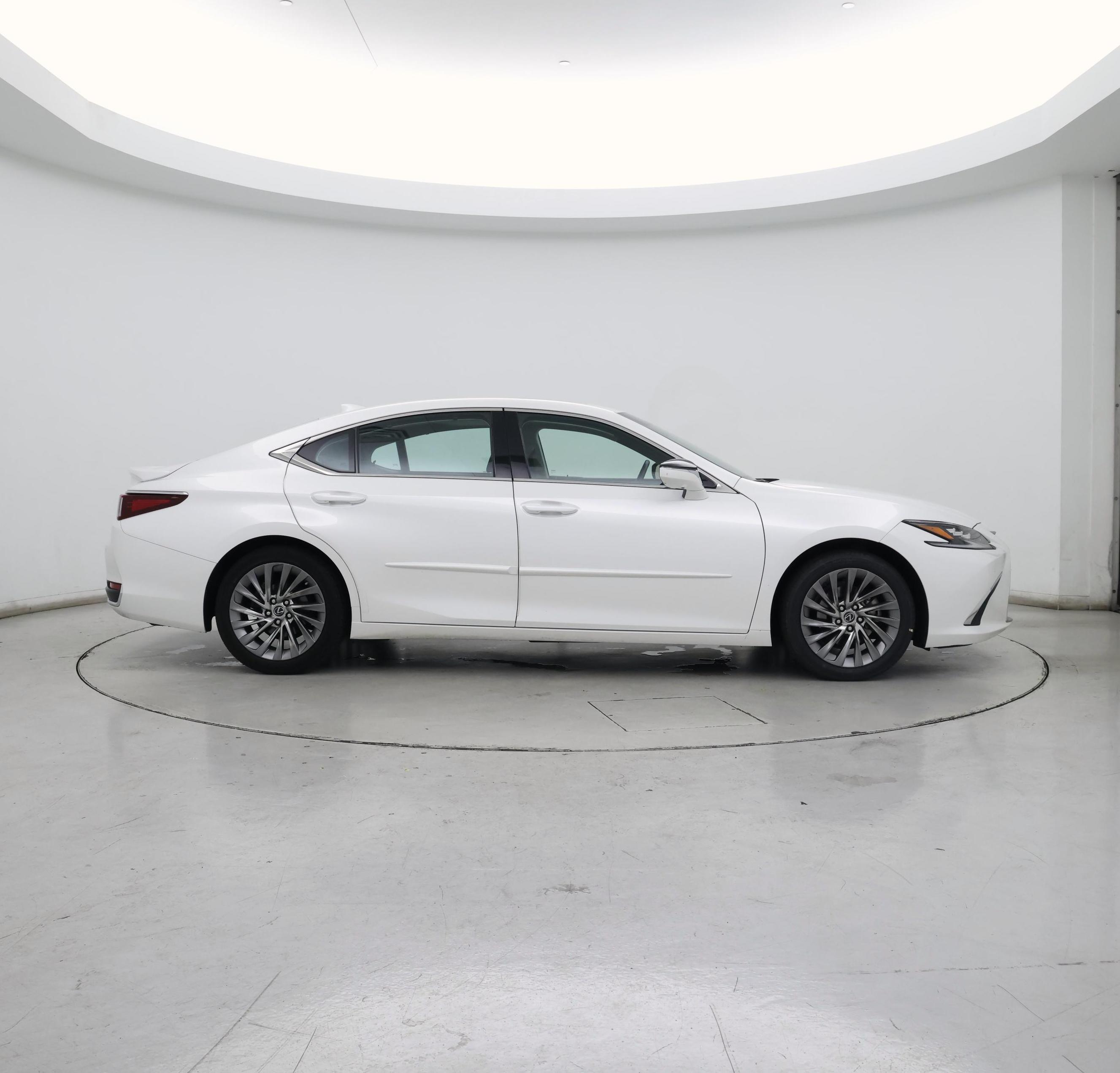 Thumbnail: 2023 Lexus ES - 7