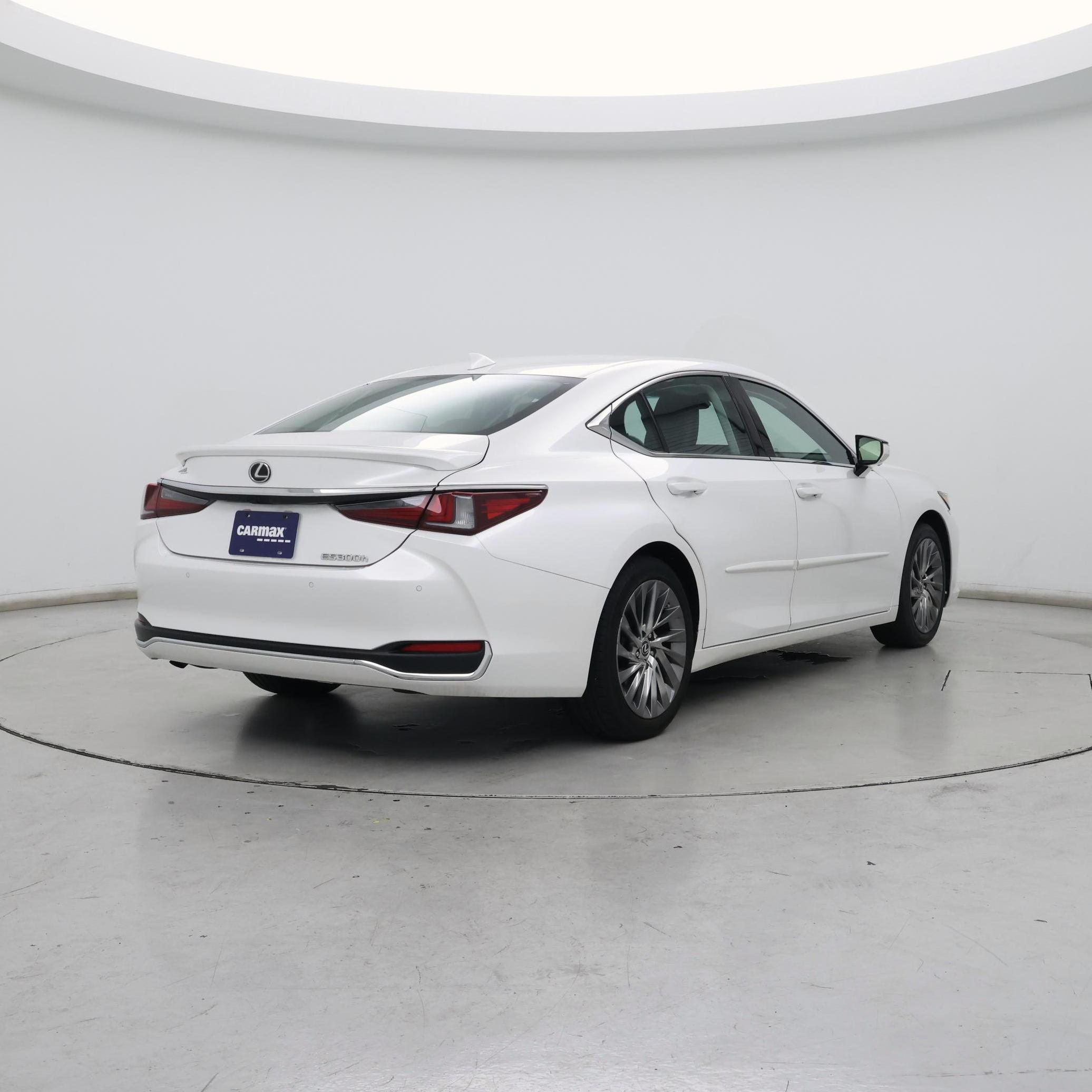 Thumbnail: 2023 Lexus ES - 8