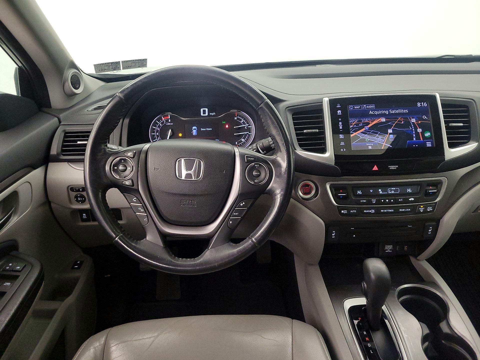 Thumbnail: 2018 Honda Pilot - 10