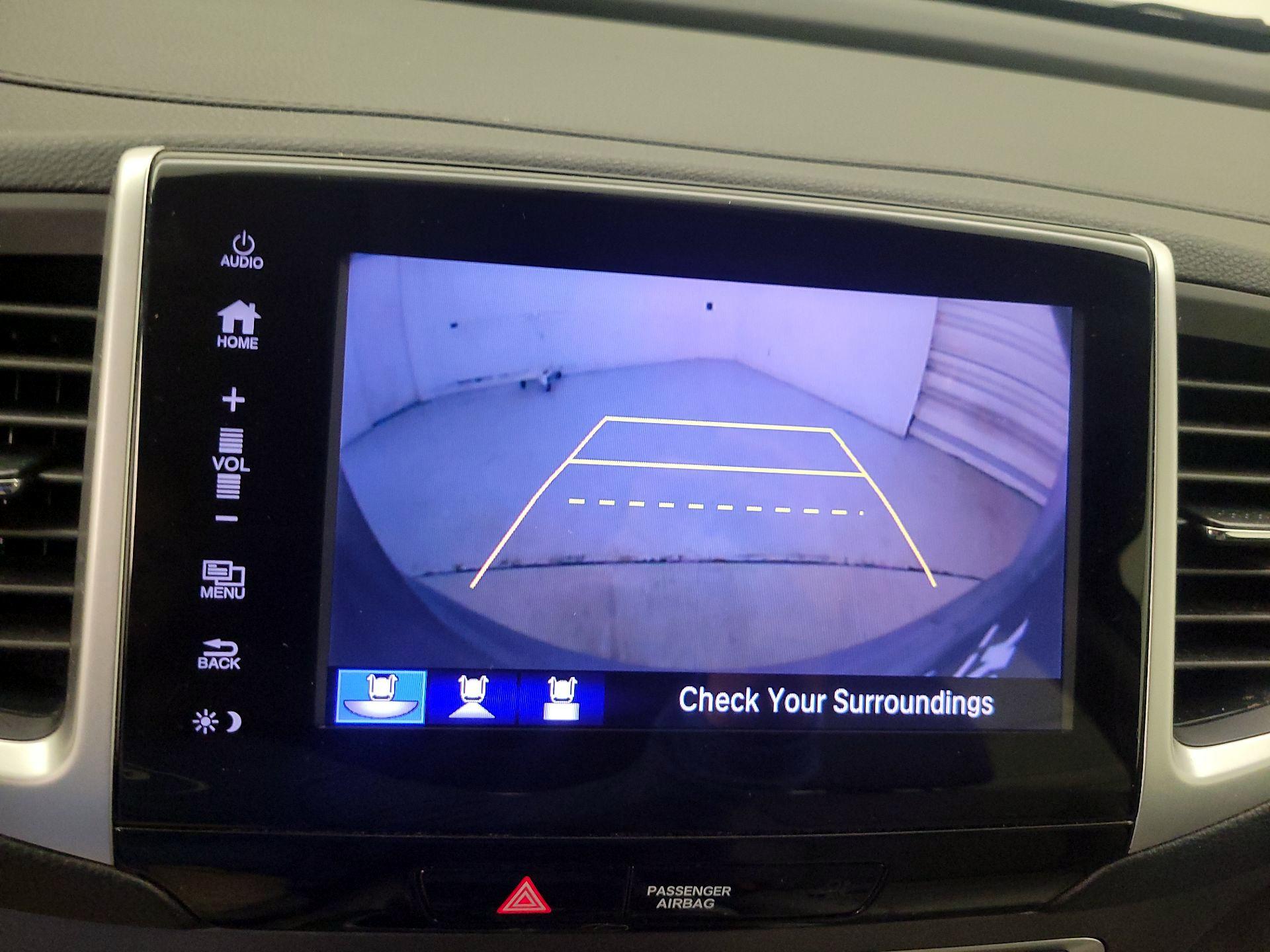 Thumbnail: 2018 Honda Pilot - 15