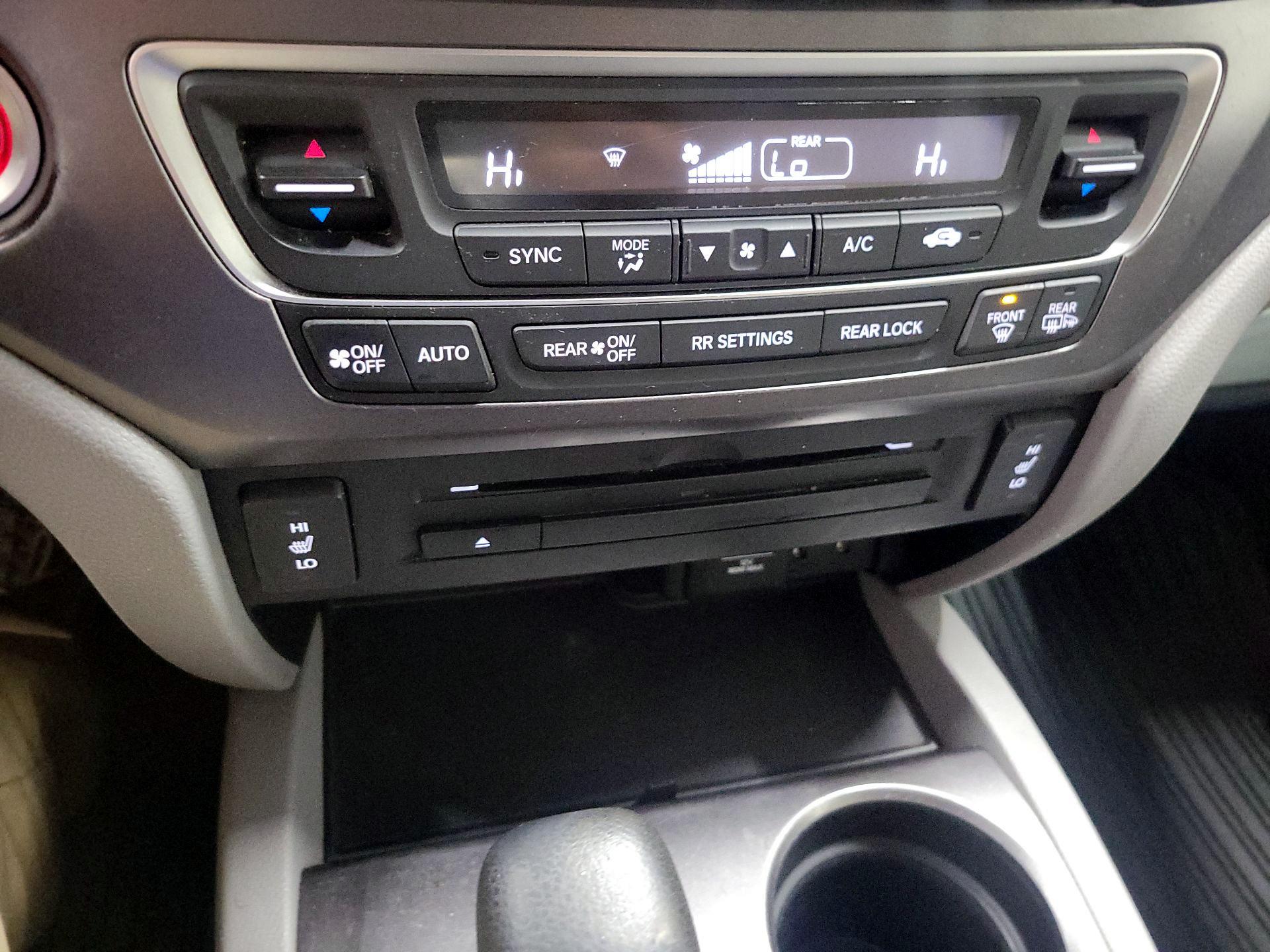 Thumbnail: 2018 Honda Pilot - 17