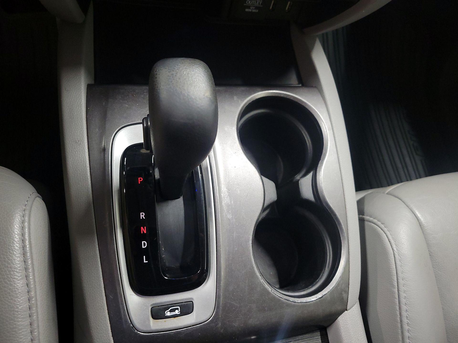 Thumbnail: 2018 Honda Pilot - 18