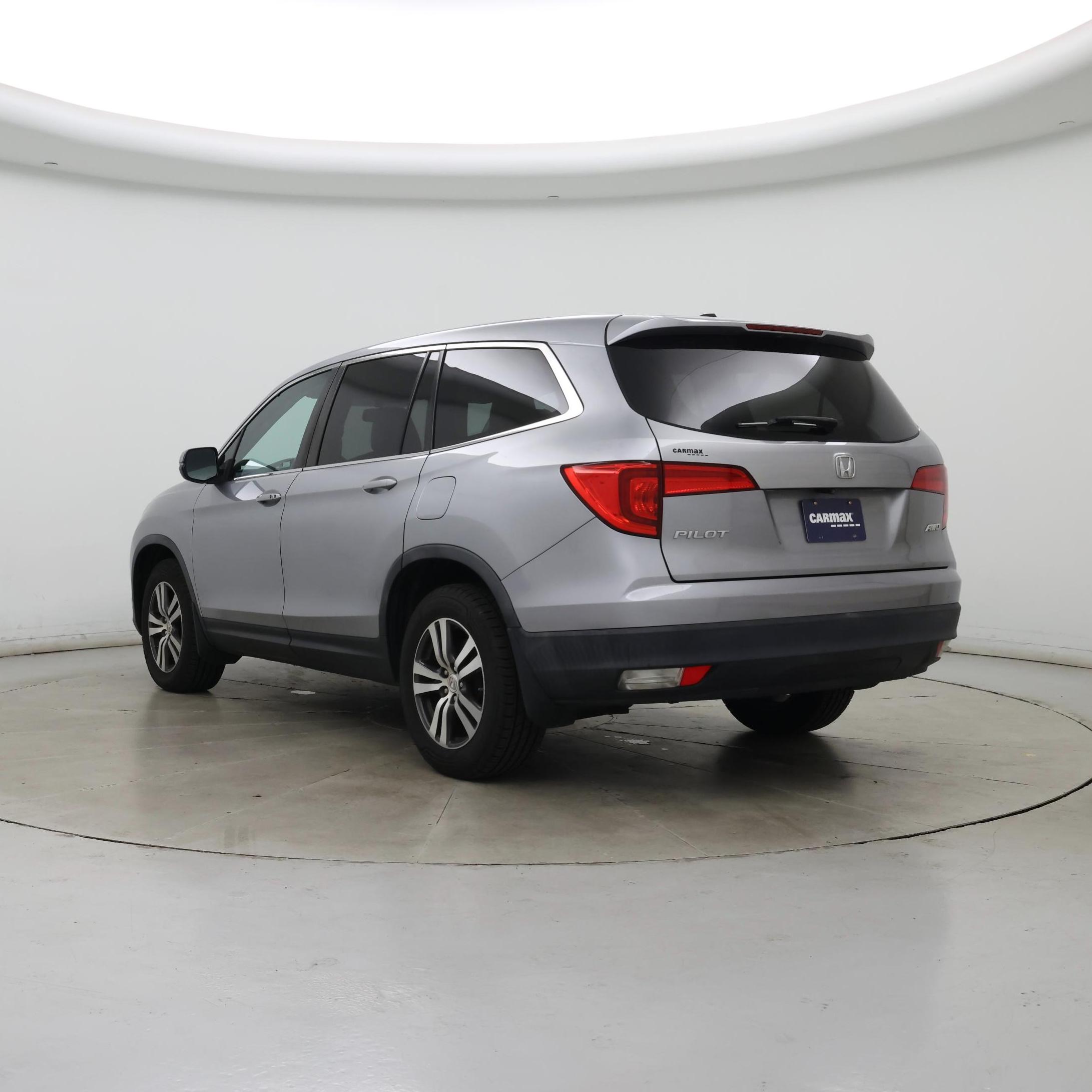 Thumbnail: 2018 Honda Pilot - 2