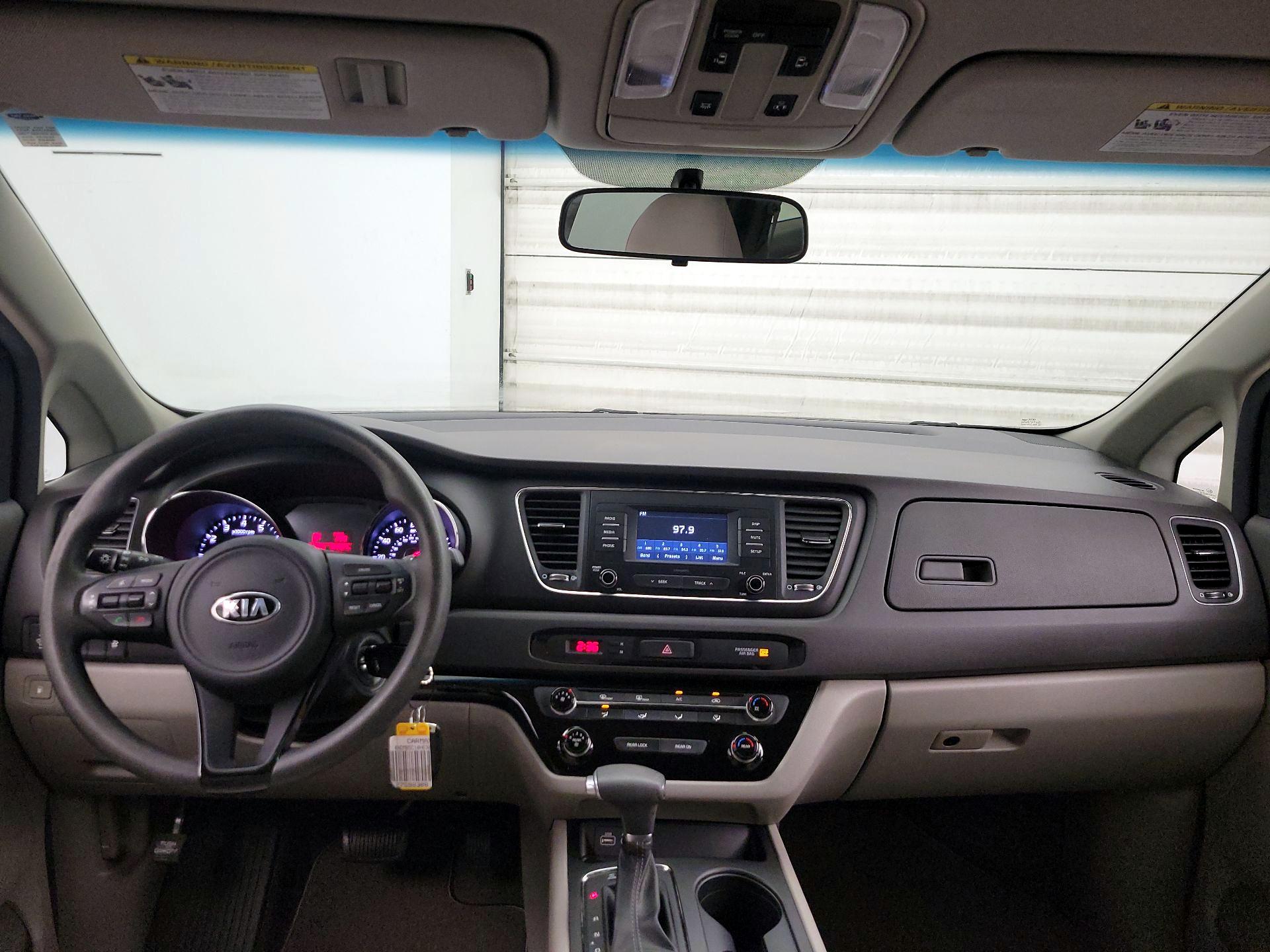 Thumbnail: 2017 Kia Sedona - 9
