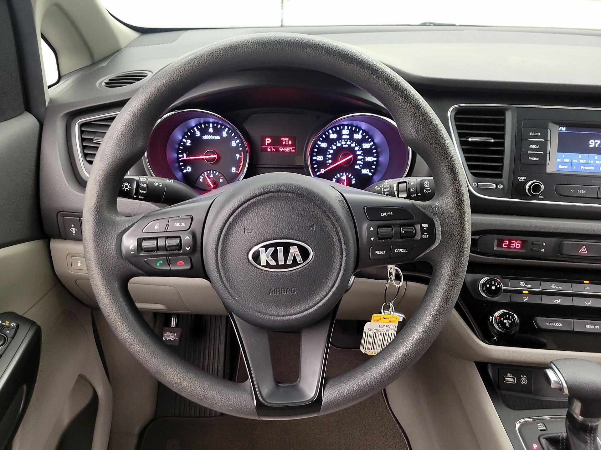 Thumbnail: 2017 Kia Sedona - 10