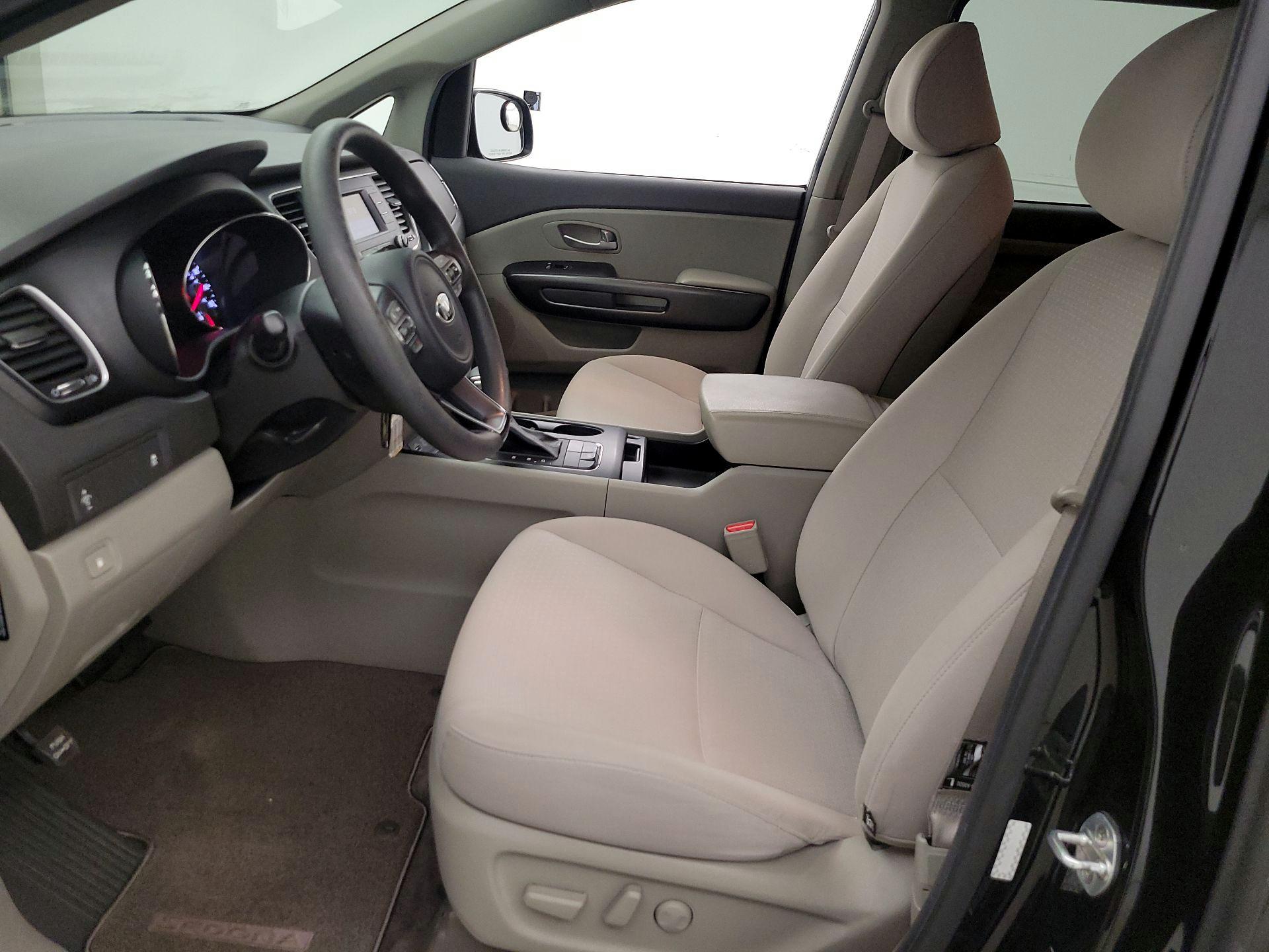 Thumbnail: 2017 Kia Sedona - 11
