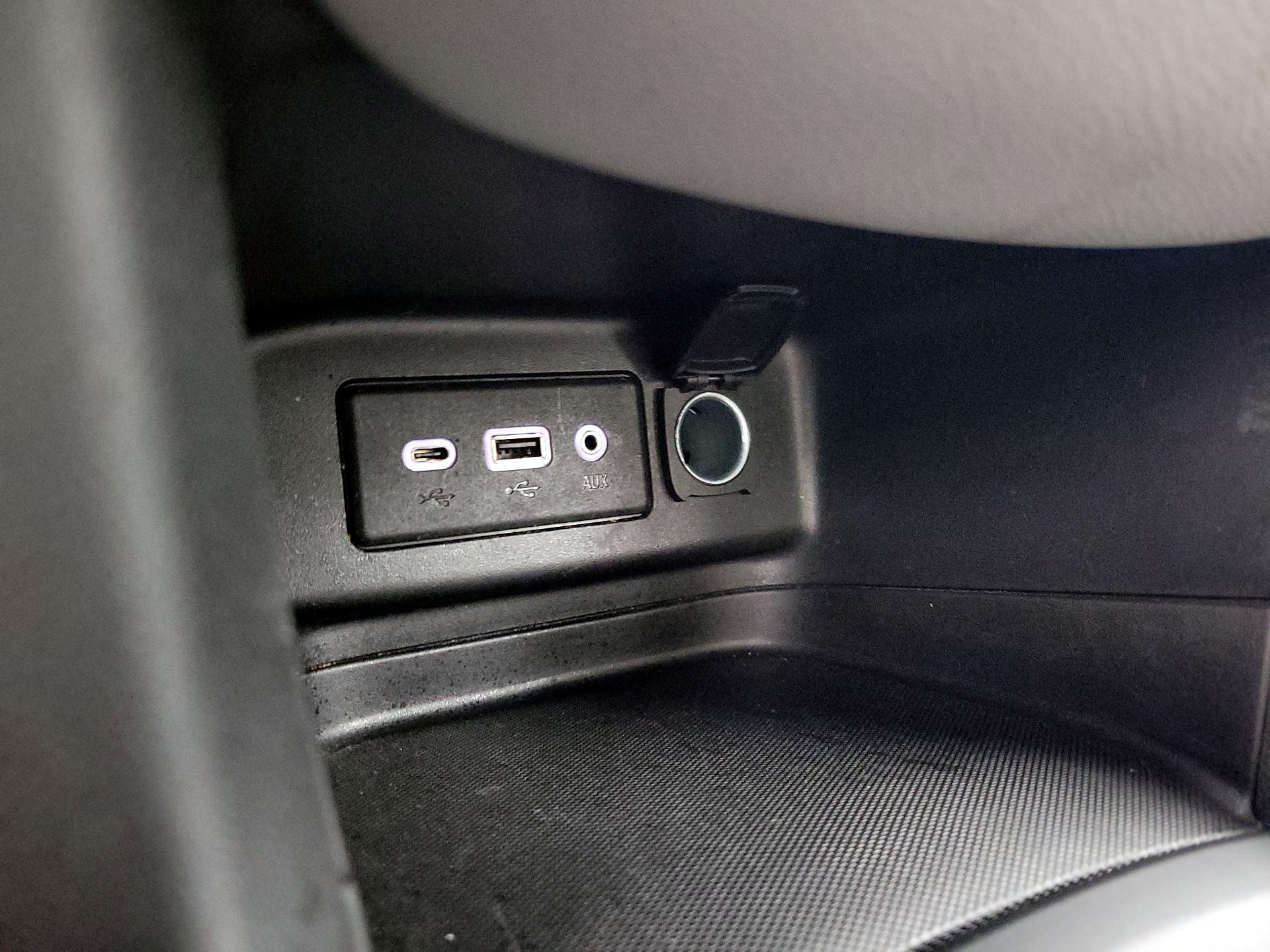 Thumbnail: 2021 Chevrolet Equinox - 18