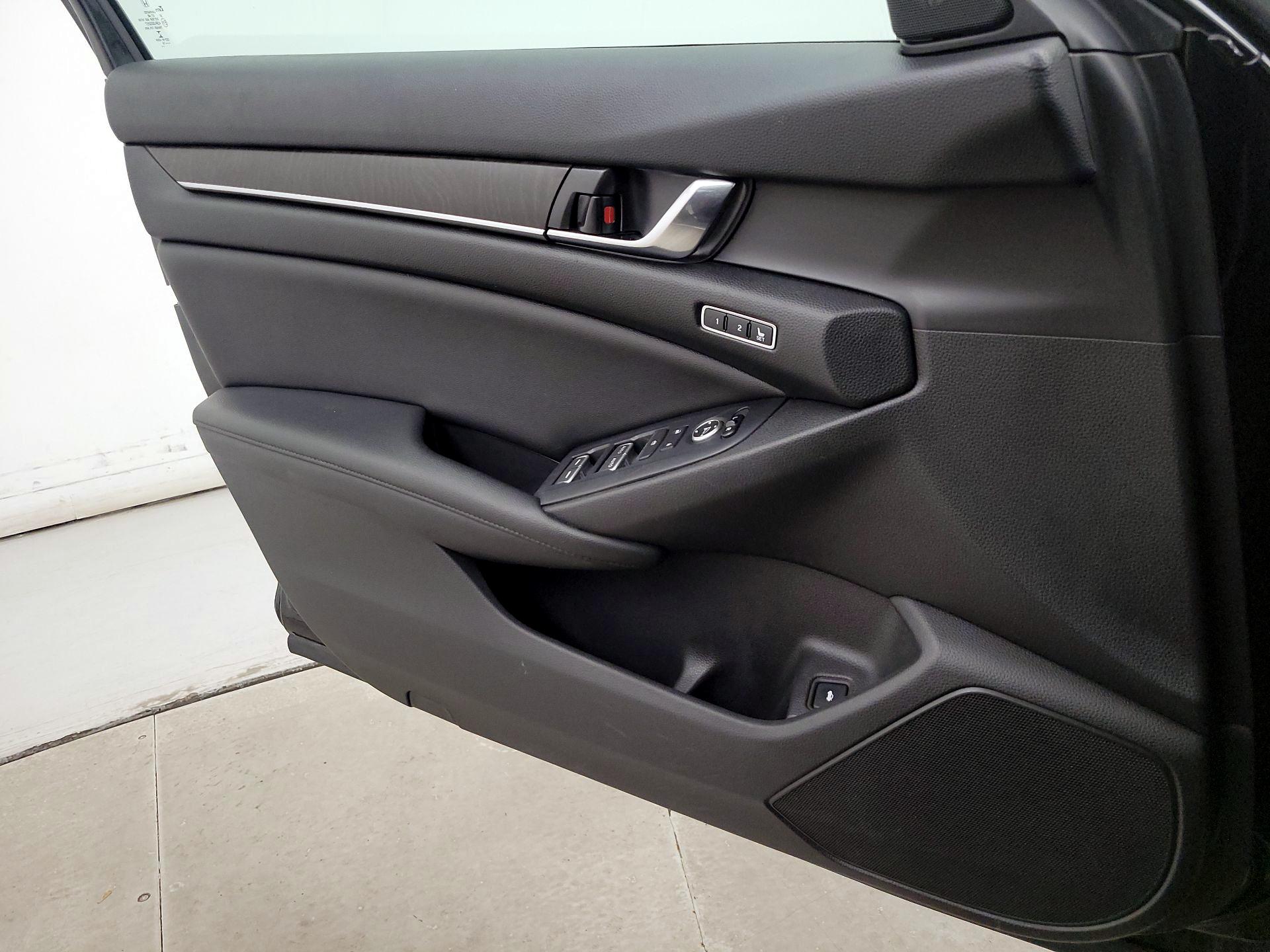 Thumbnail: 2019 Honda Accord - 12