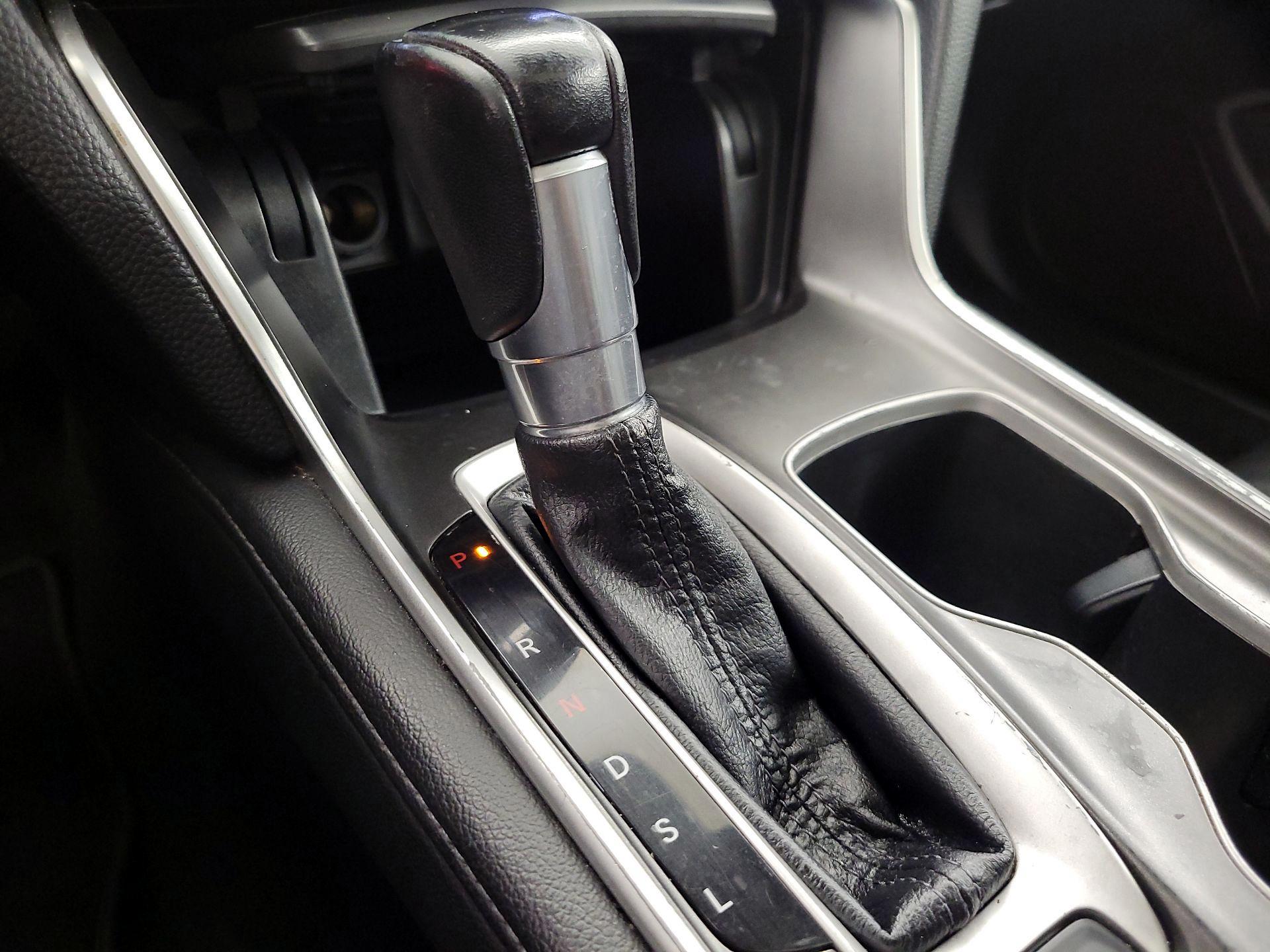 Thumbnail: 2019 Honda Accord - 17