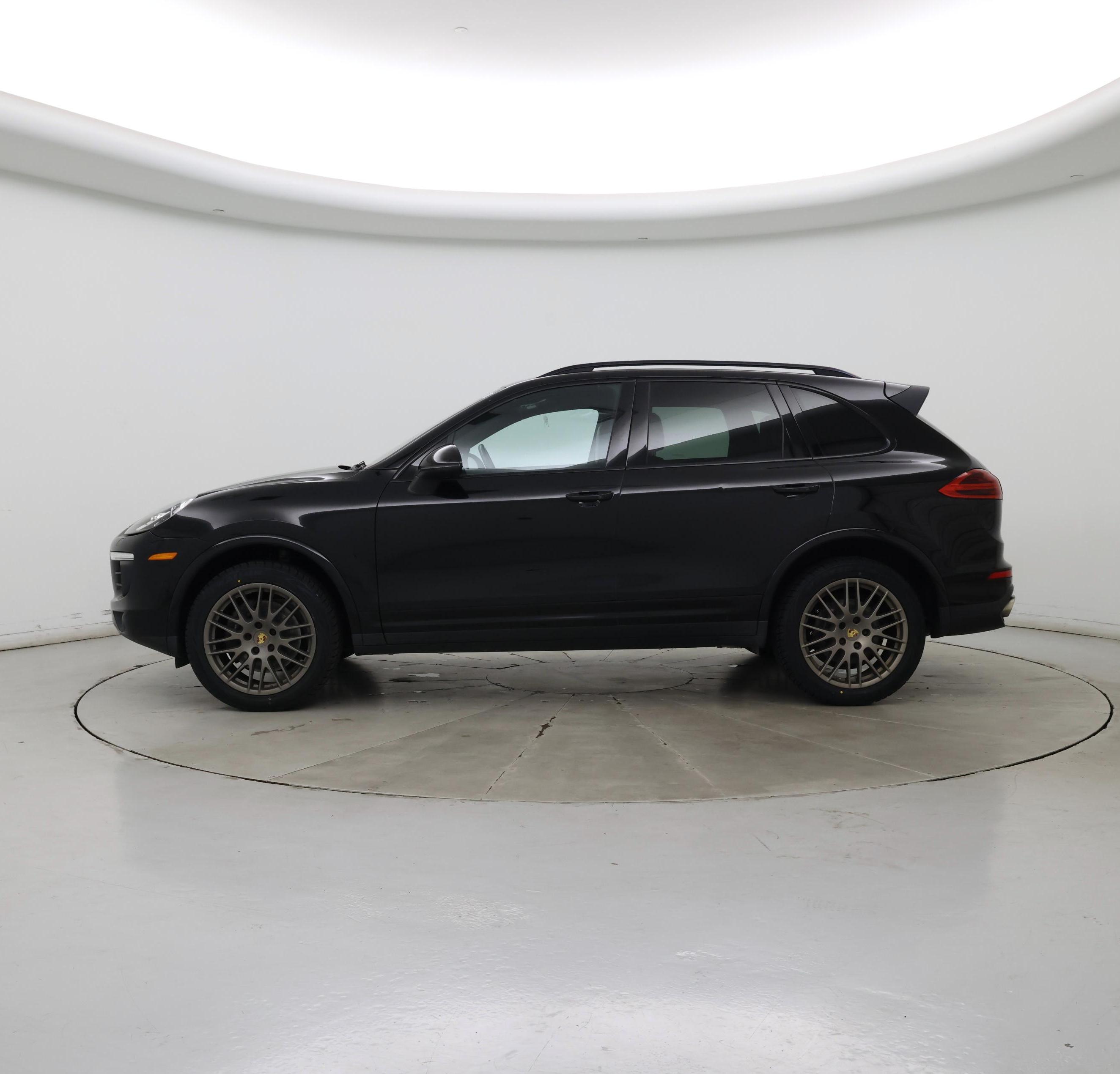 Thumbnail: 2018 Porsche Cayenne - 3