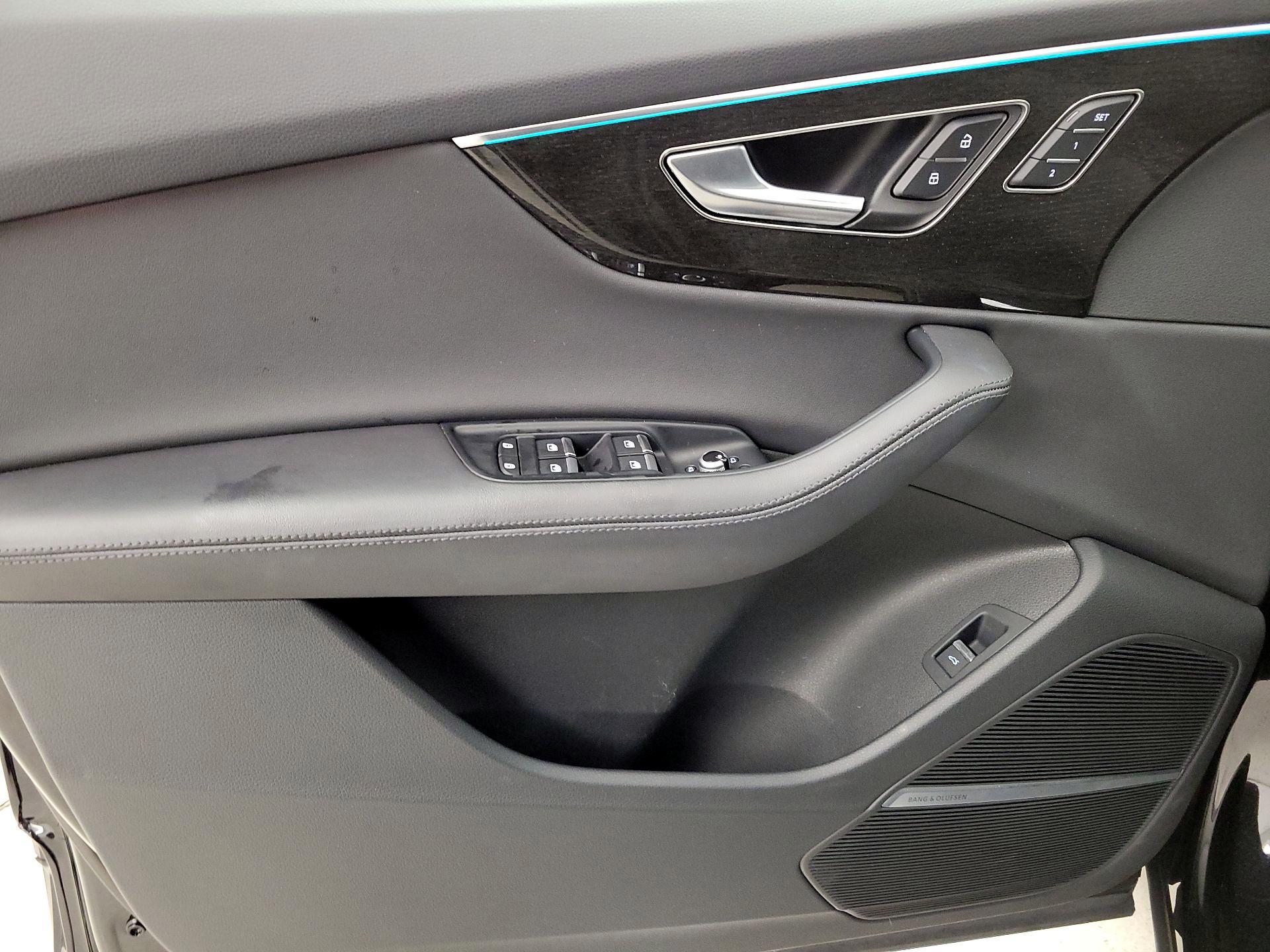 Thumbnail: 2023 Audi Q7 - 12