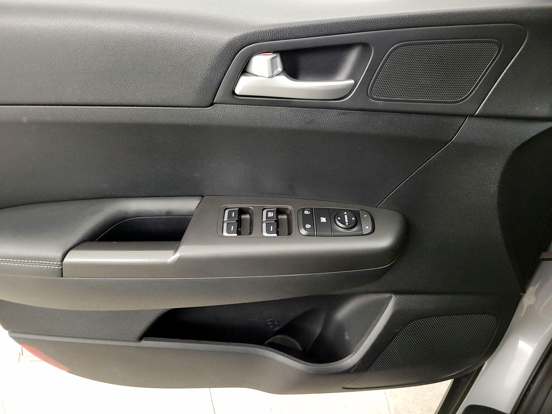 Thumbnail: 2019 Kia Sportage - 12