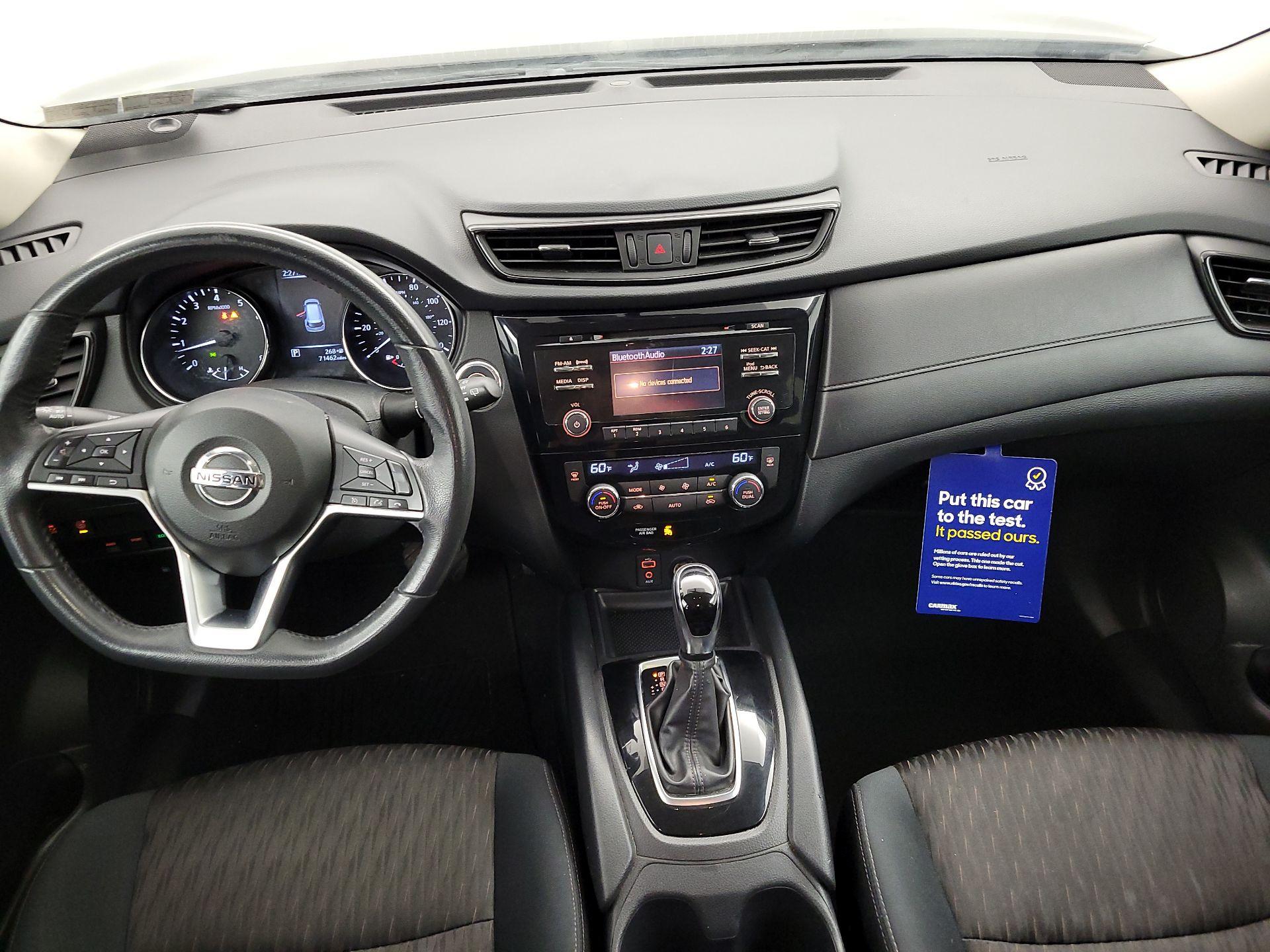 Thumbnail: 2017 Nissan Rogue - 9