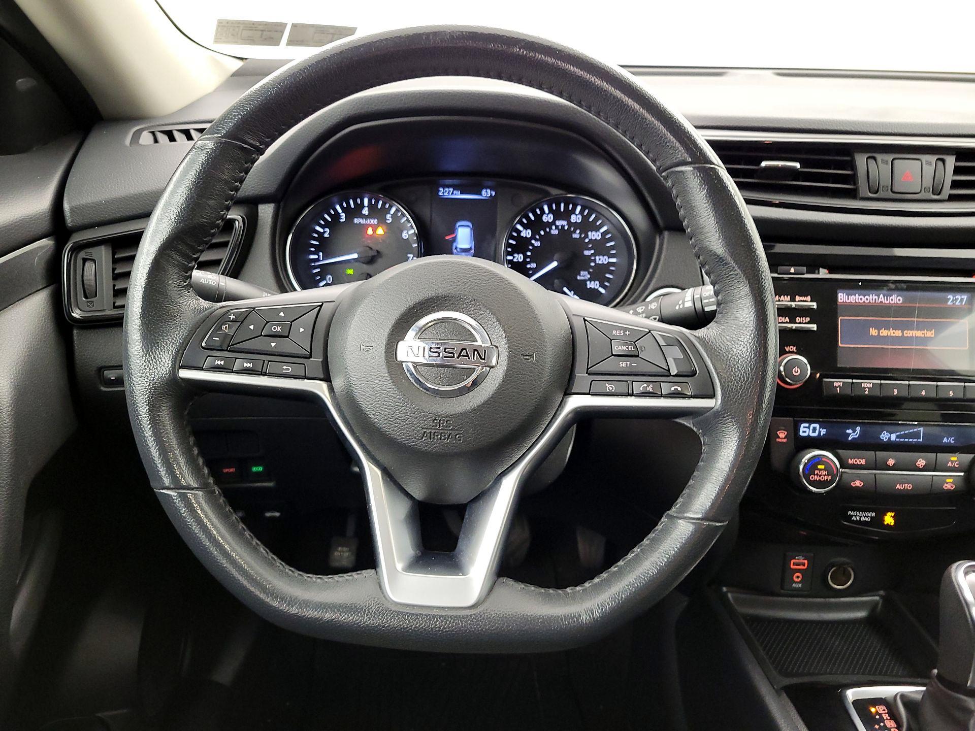 Thumbnail: 2017 Nissan Rogue - 10