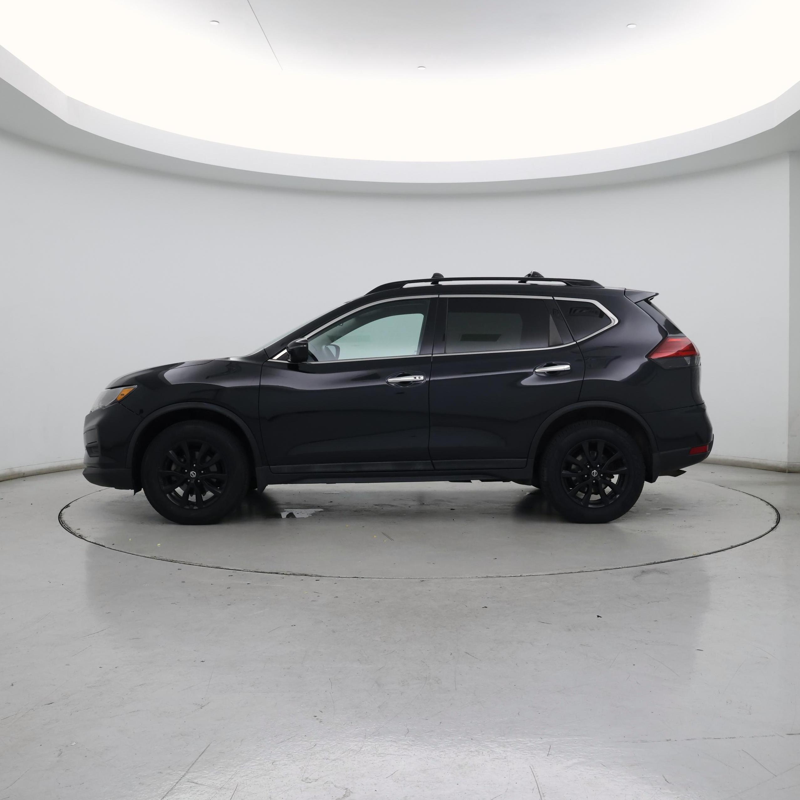 Thumbnail: 2017 Nissan Rogue - 3