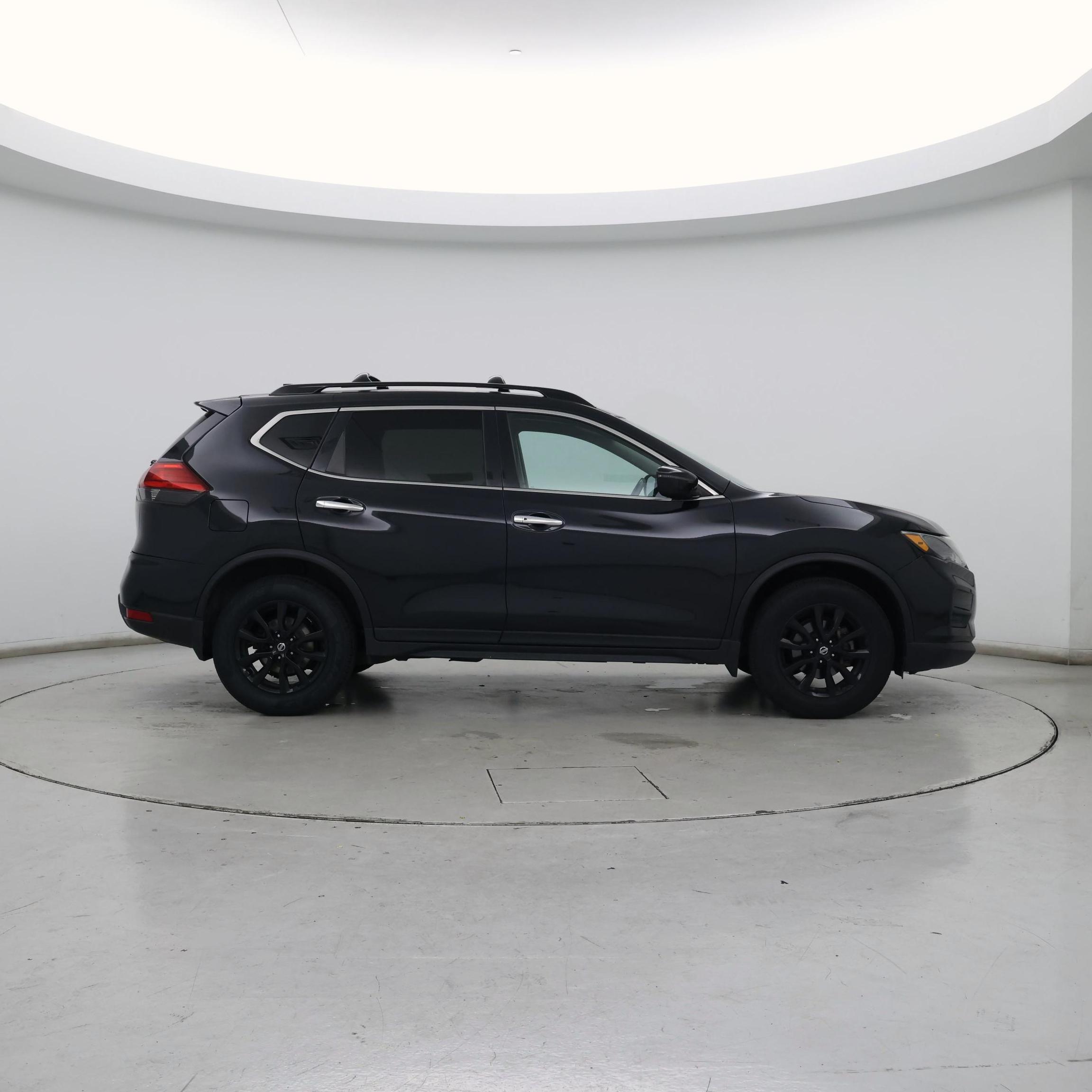 Thumbnail: 2017 Nissan Rogue - 7