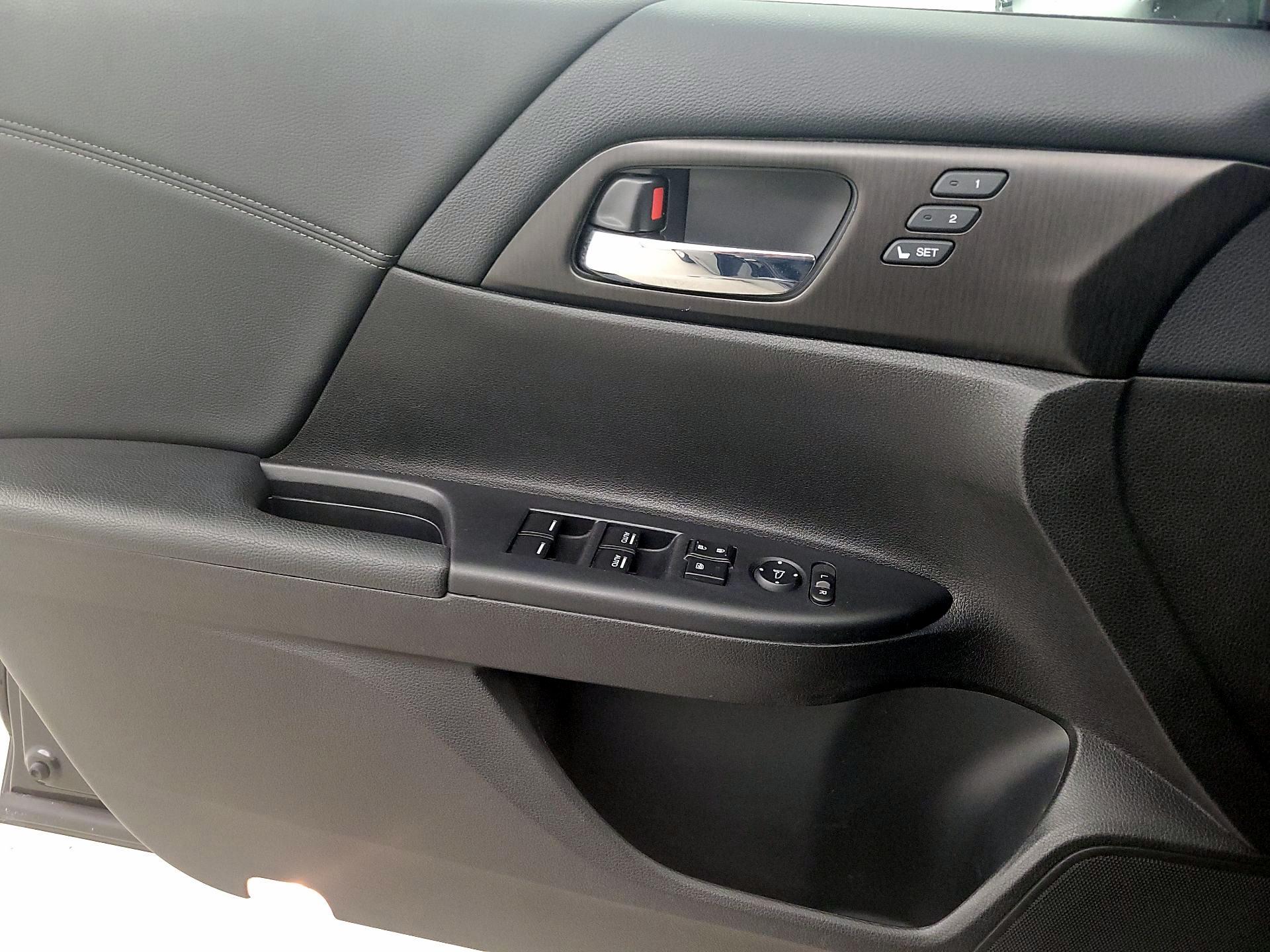 Thumbnail: 2015 Honda Accord - 12