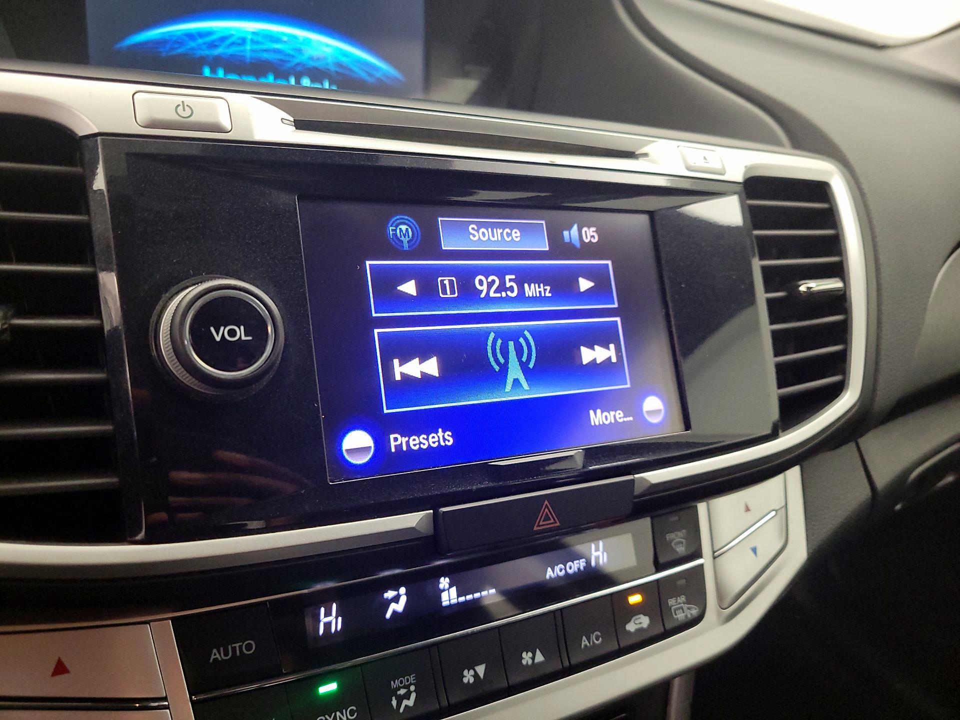 Thumbnail: 2015 Honda Accord - 15